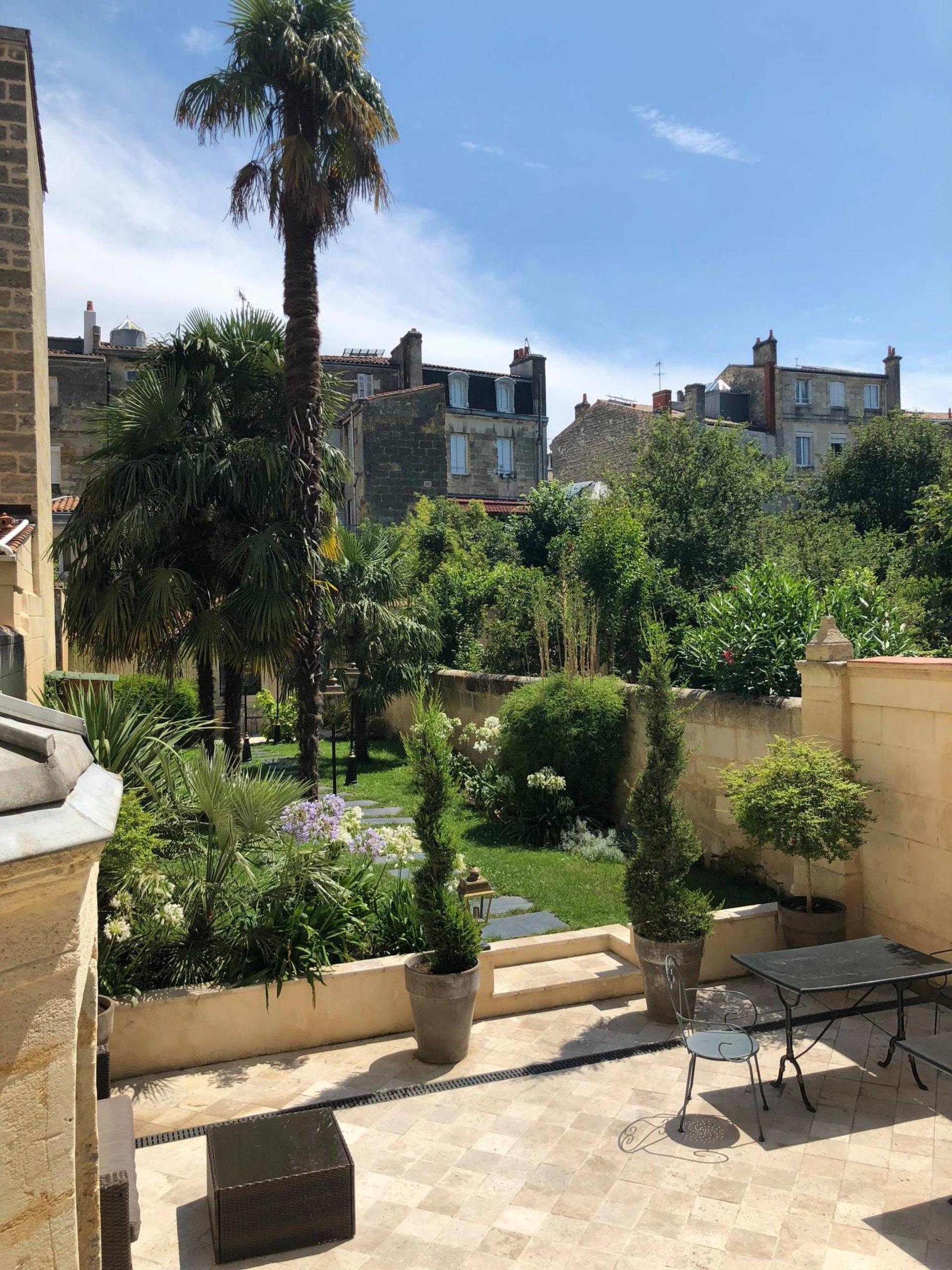 Courtyard & Garden