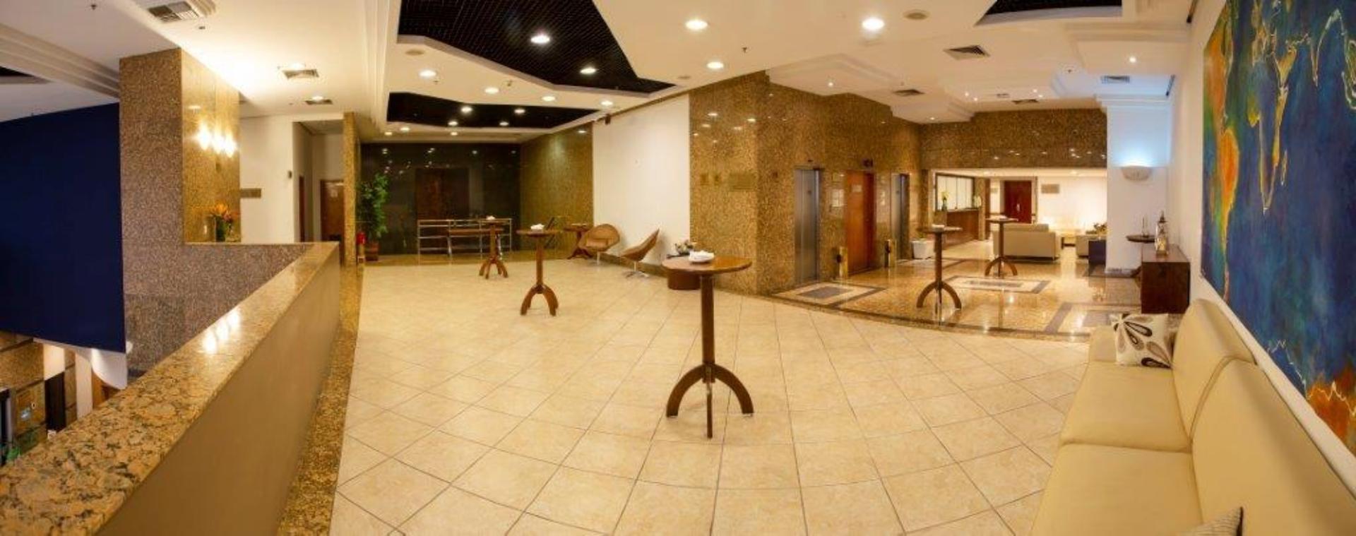 Panamericana Square + Foyer