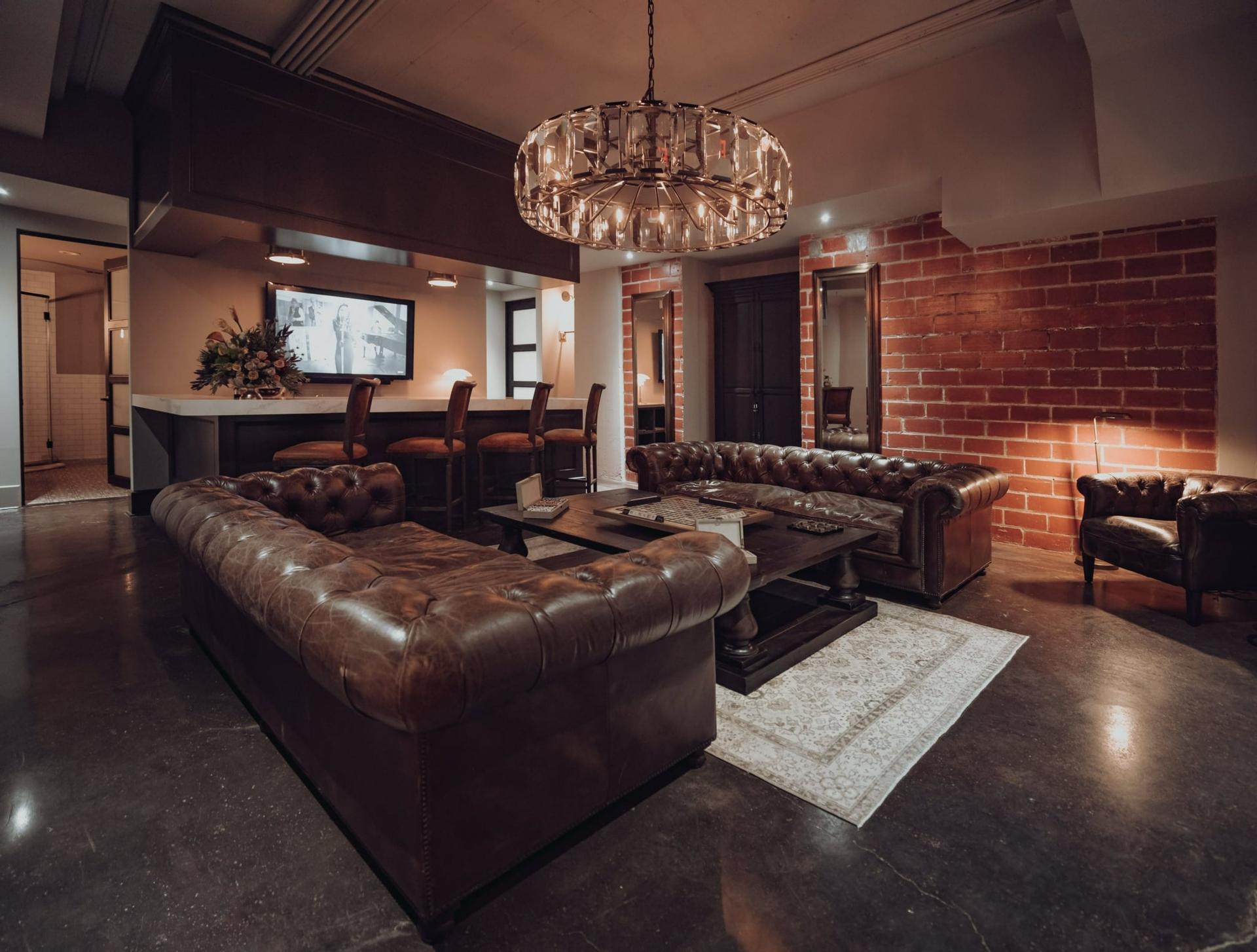 Lexington Lounge