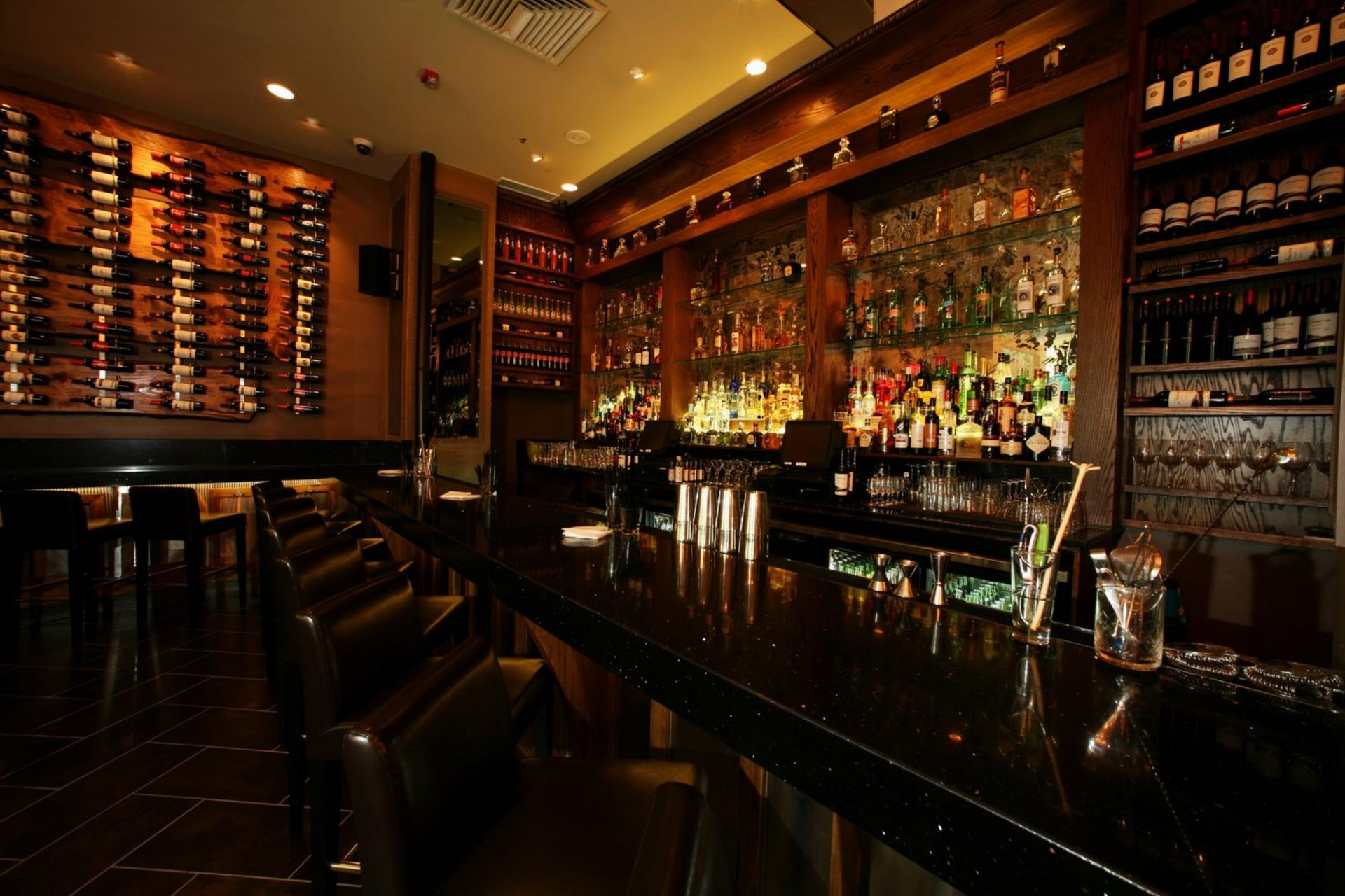 Bar and Lounge