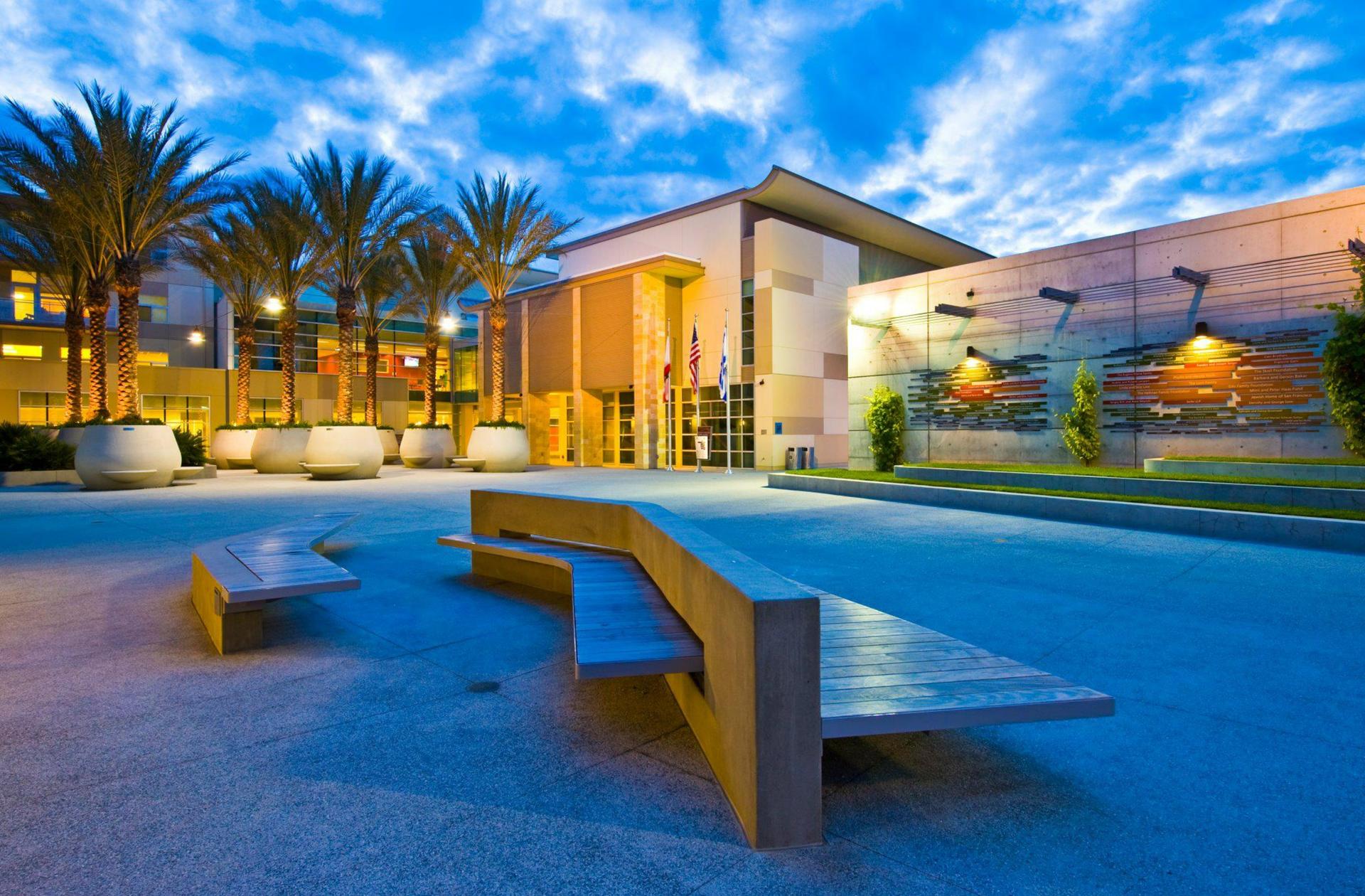 Jessica Lynn Saal Town Square / Amphitheatre