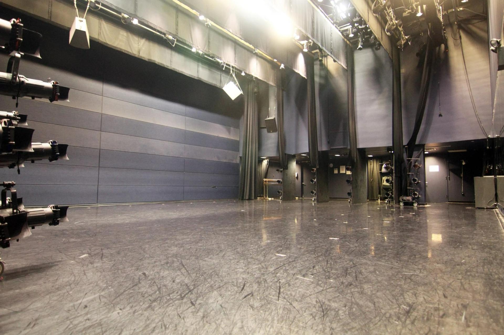 Studio 5