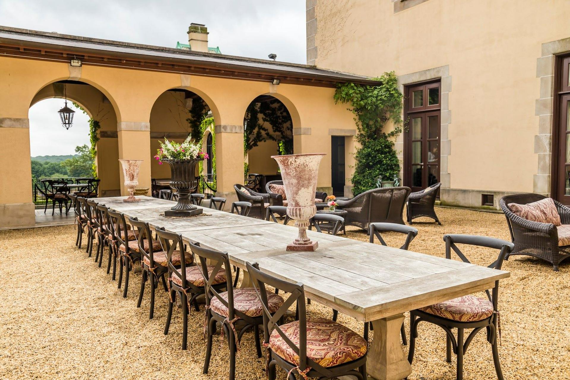 OHK Bar & Restaurant Courtyard