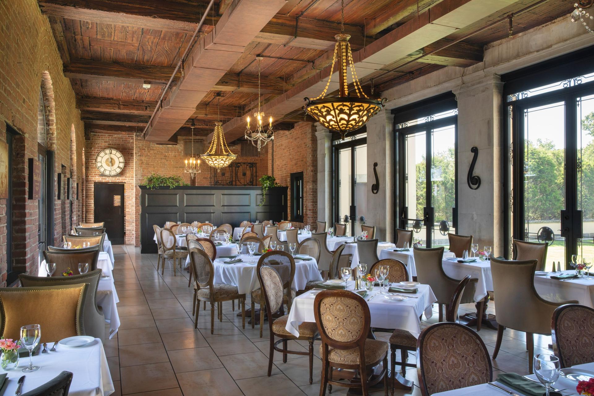 OHK Bar & Restaurant 