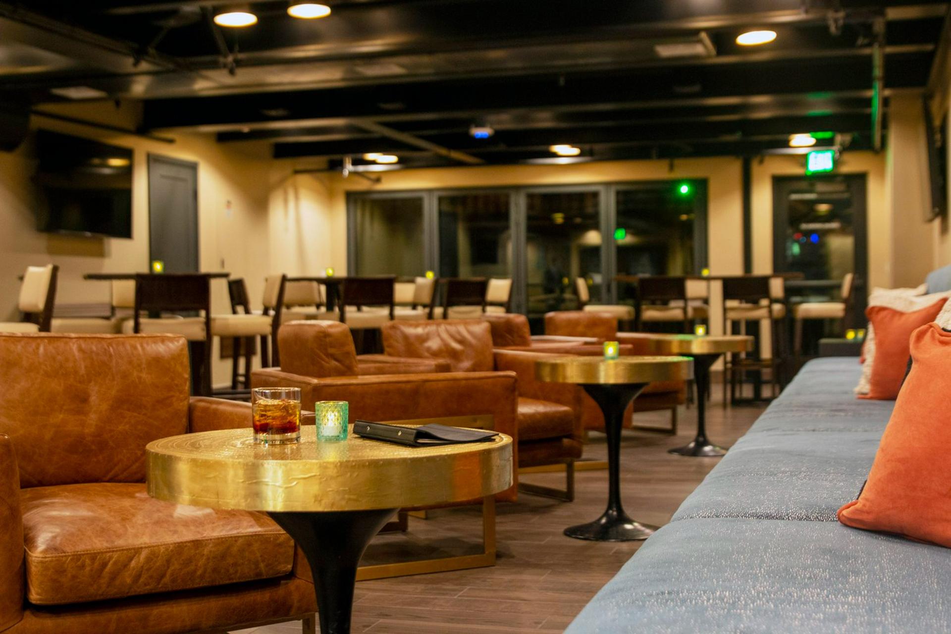 Lounge 2