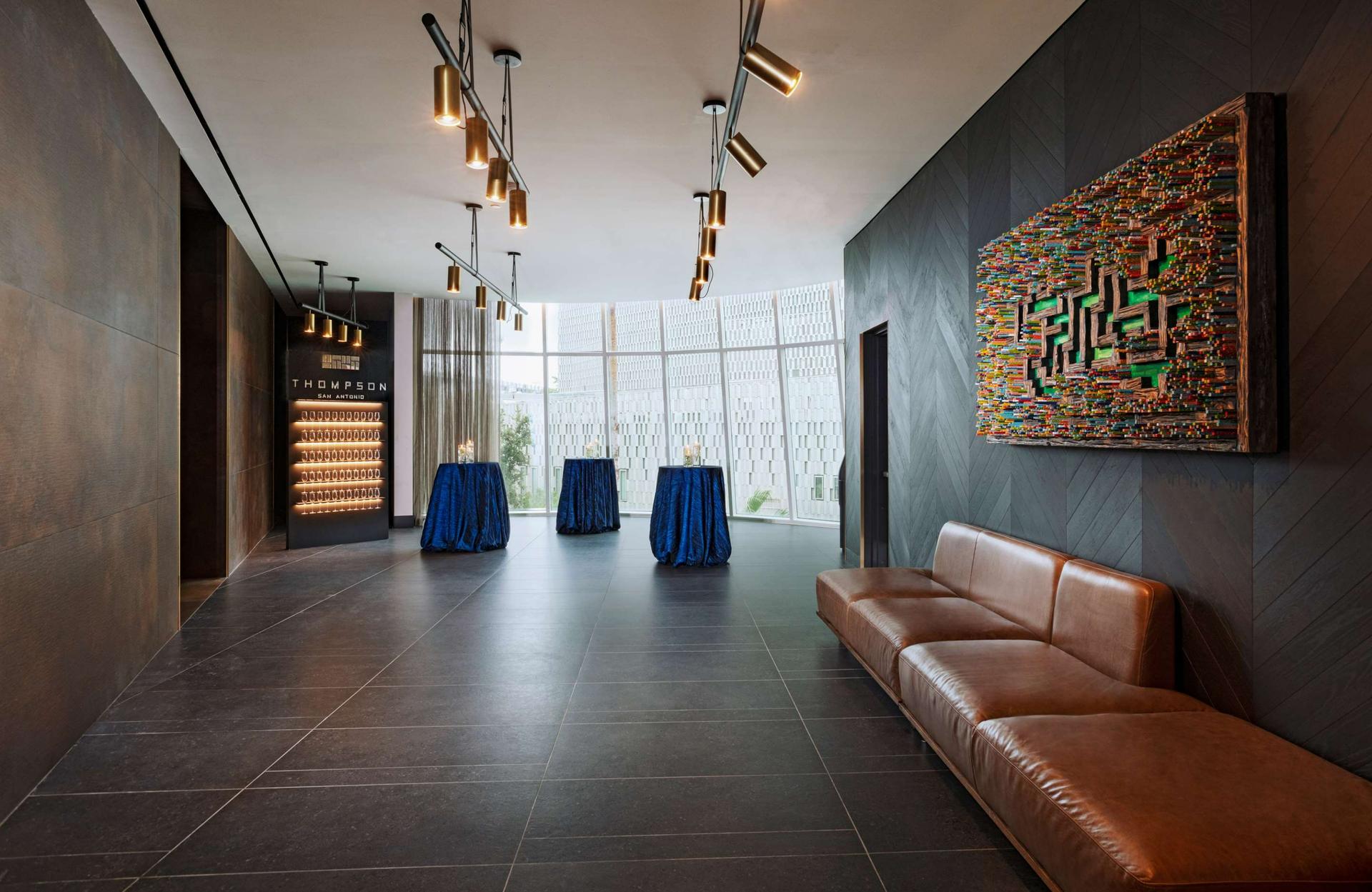 Solana Foyer