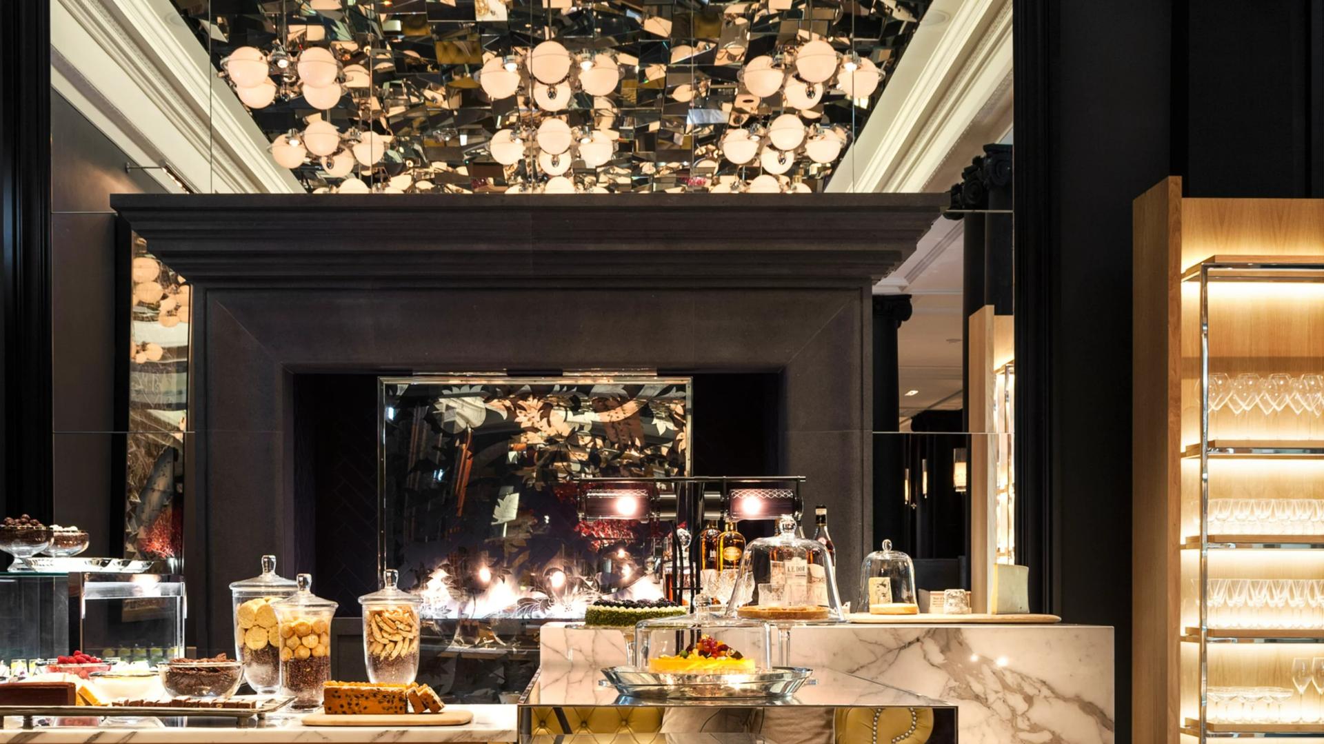 Mirror Room