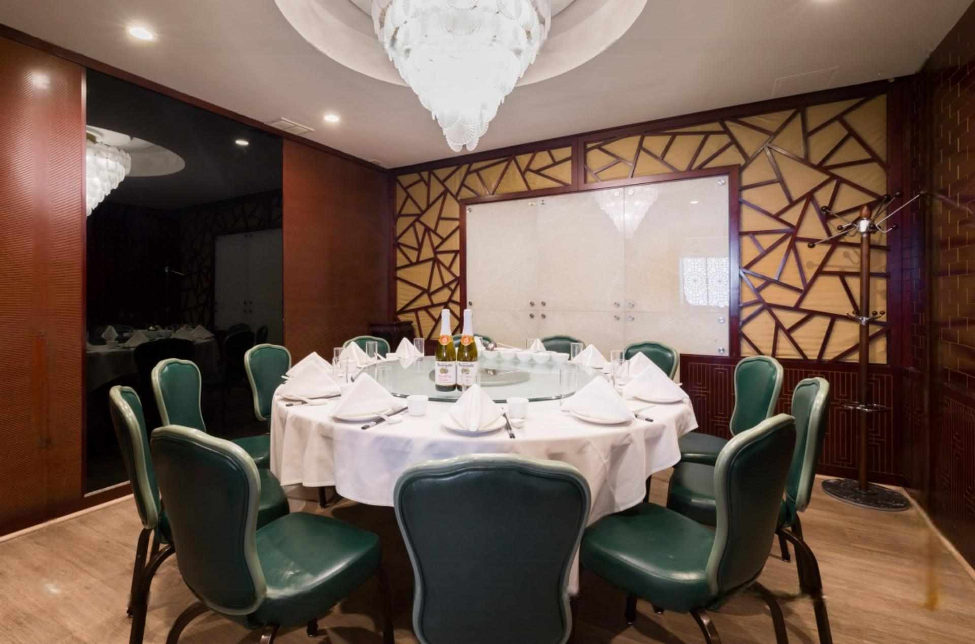 Main Level Private Room