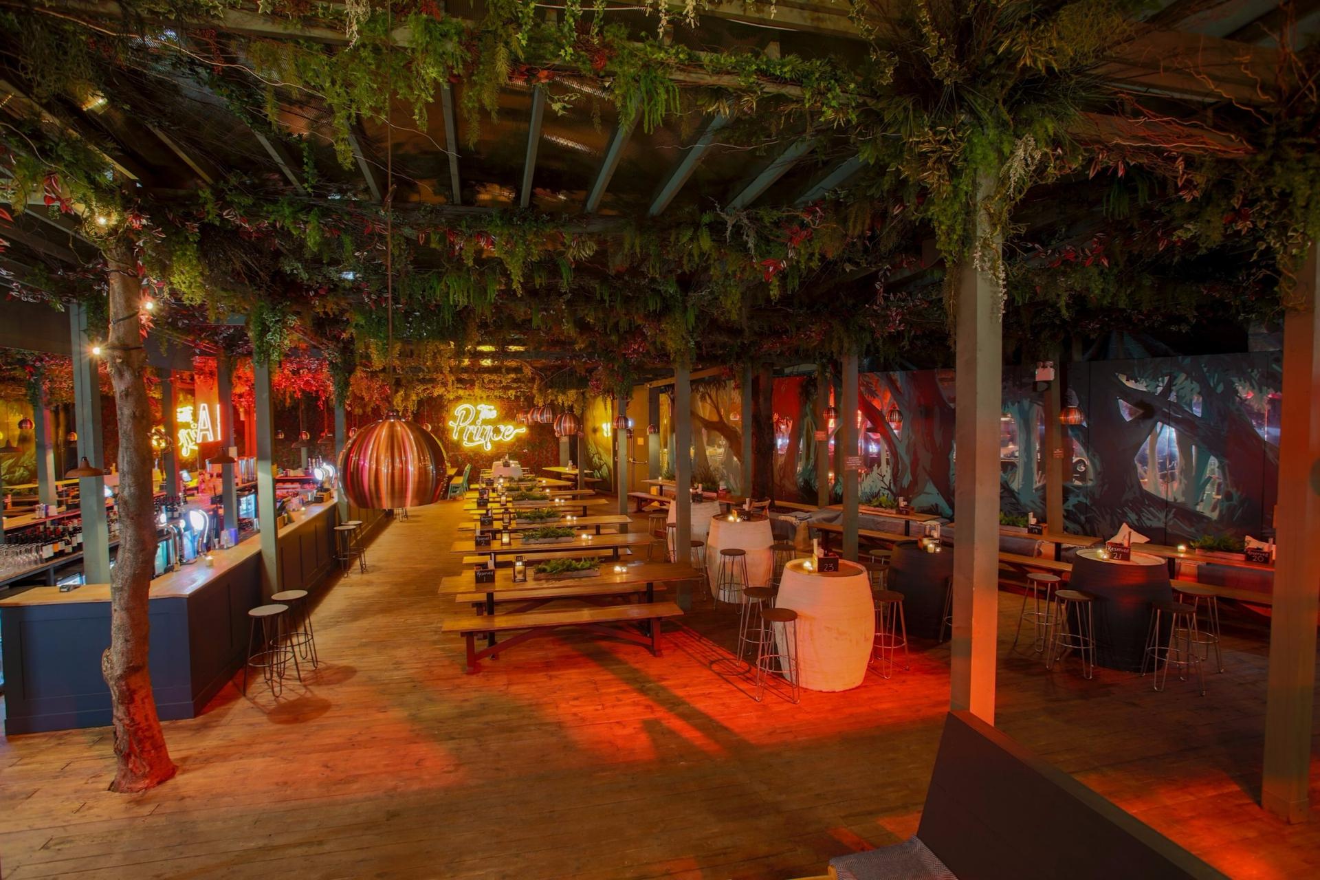 The Decking & Pub