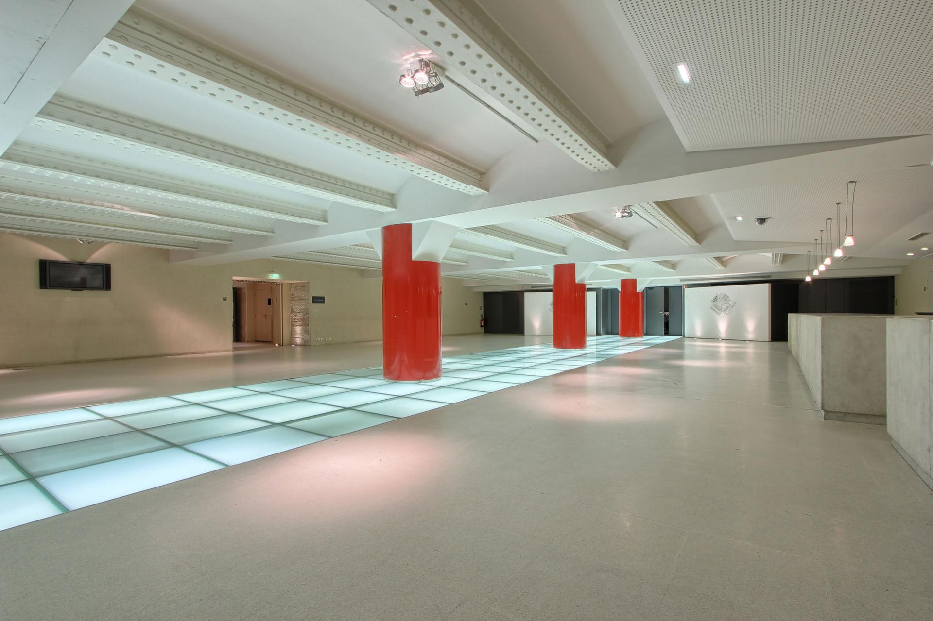 The Foyer-Bar
