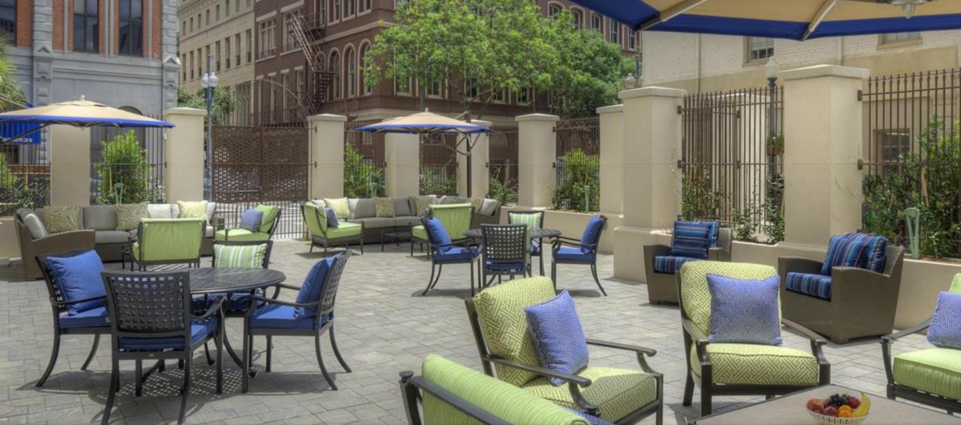 Henry's Gin Yard (Patio)