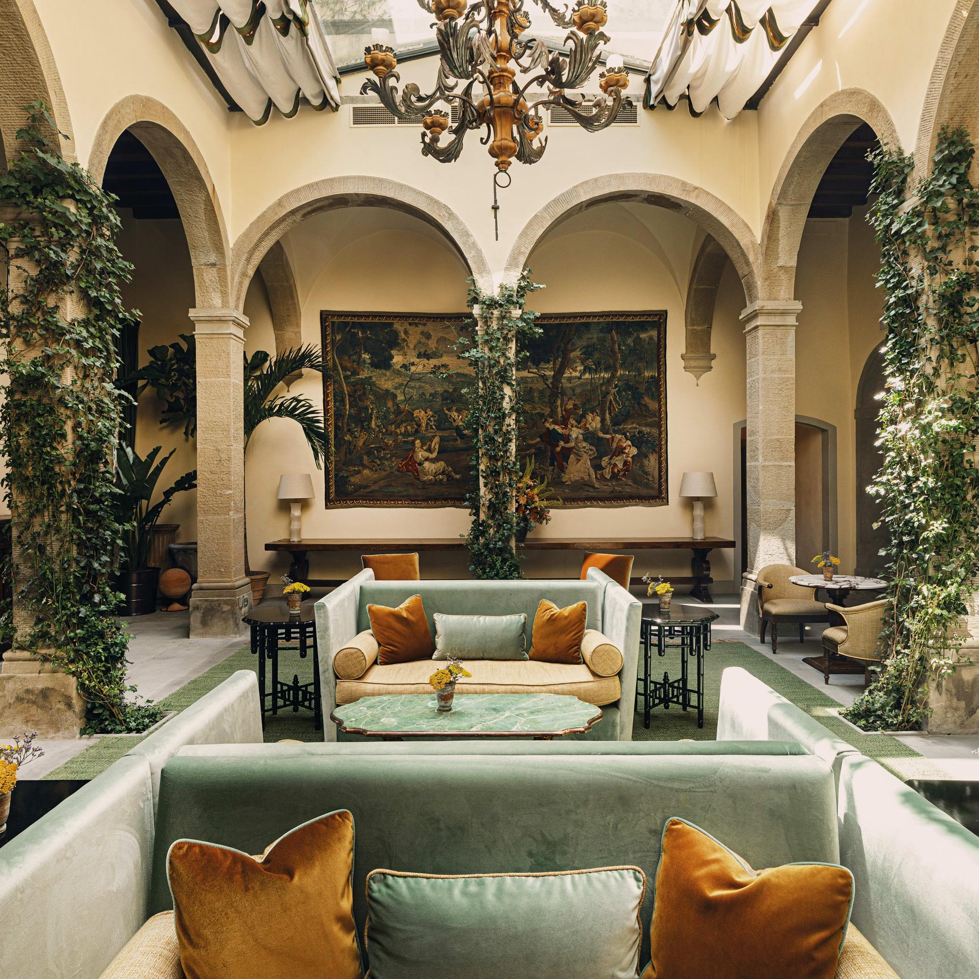 Small Cloister Bar