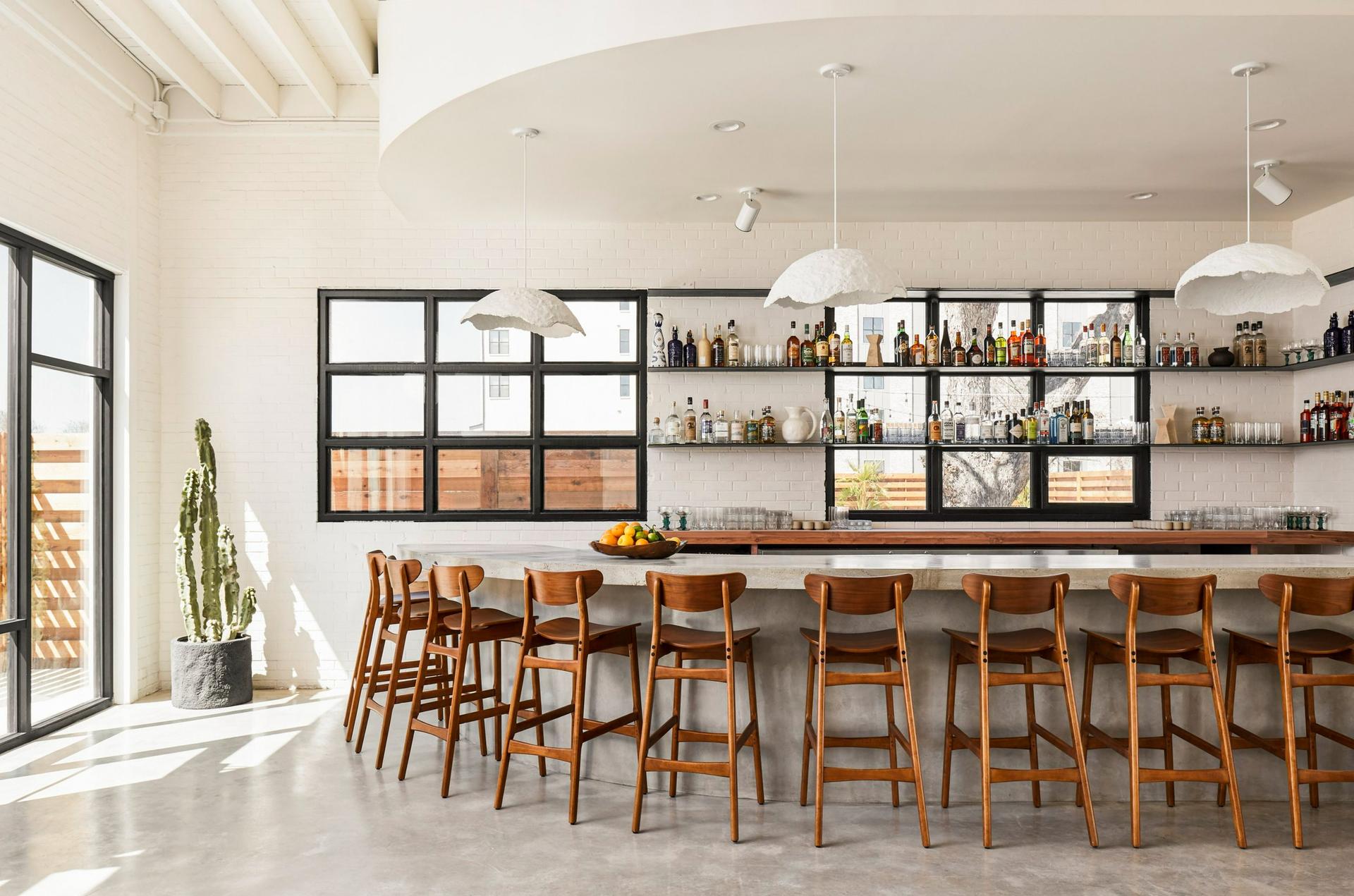 Bar & Lounge