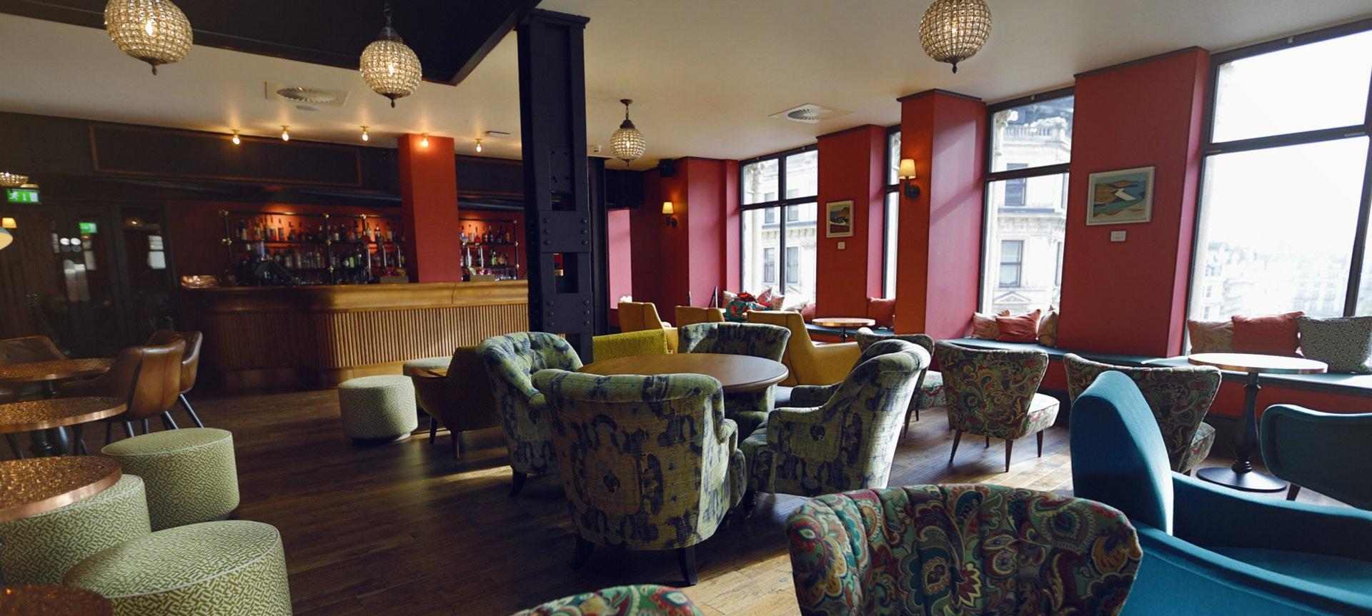 Snug & Bridge Area