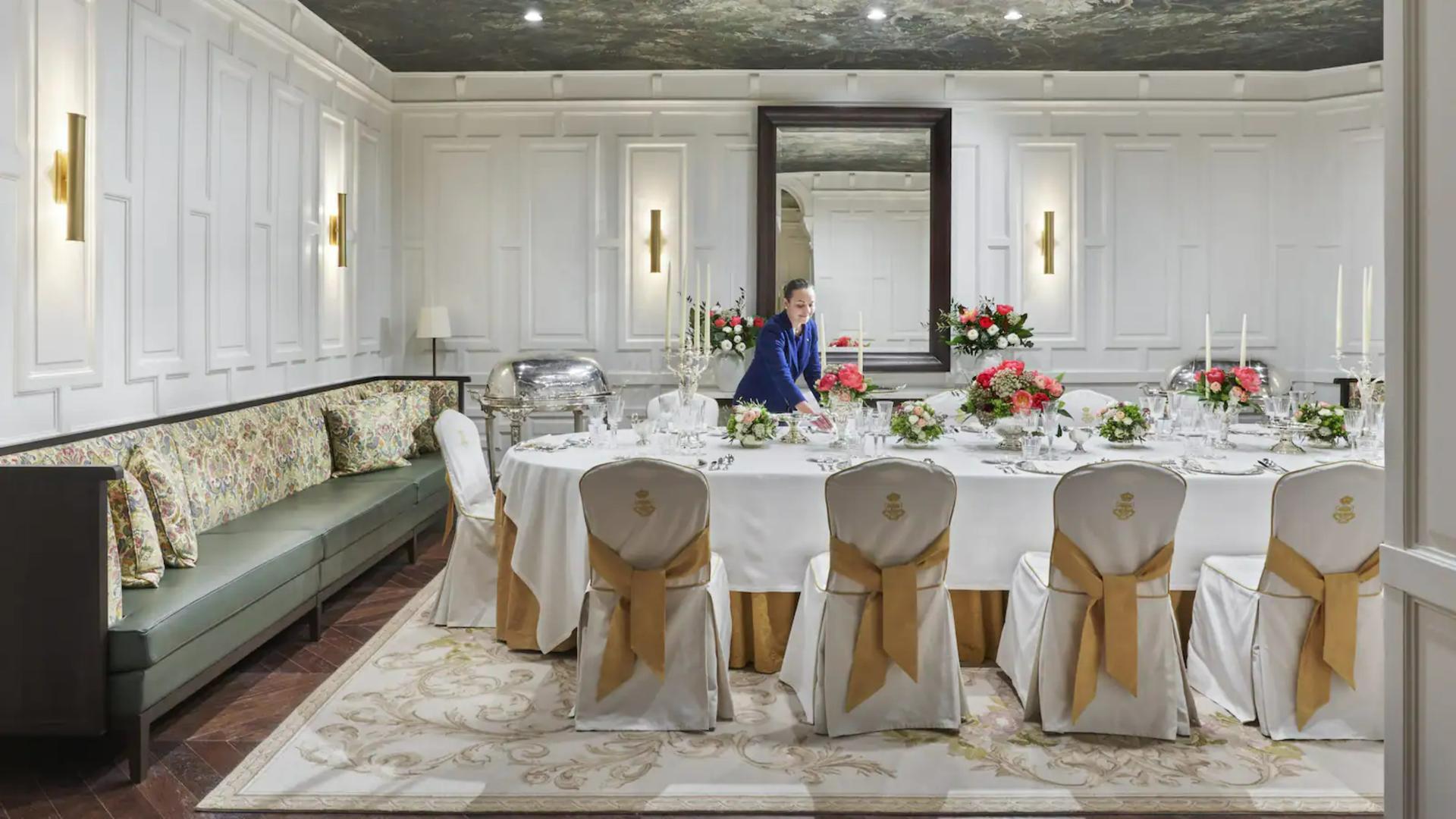 Salón Real Academia