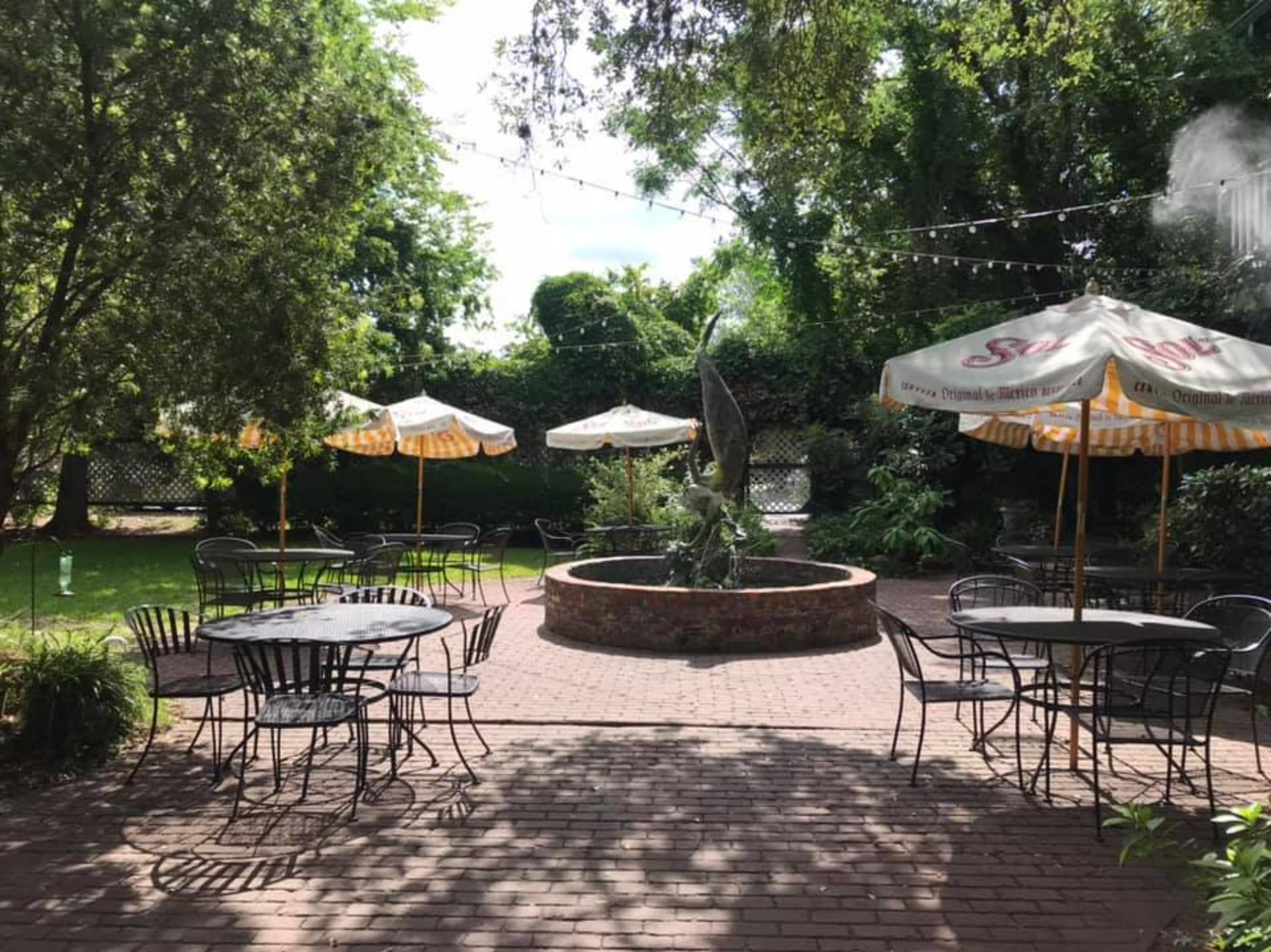 Garden & Courtyard