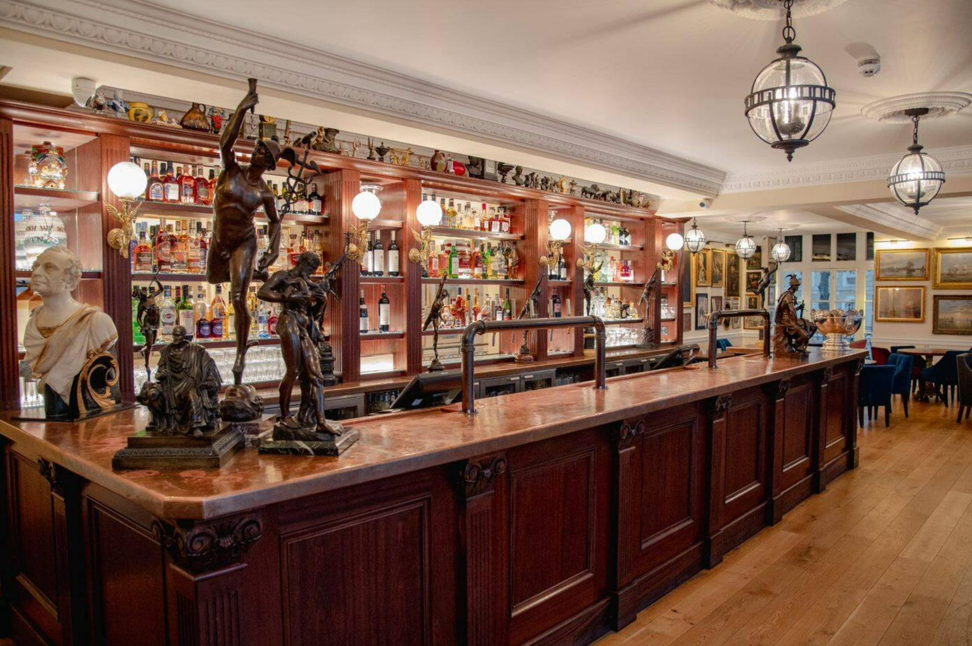 The Hawke and Howe Bar