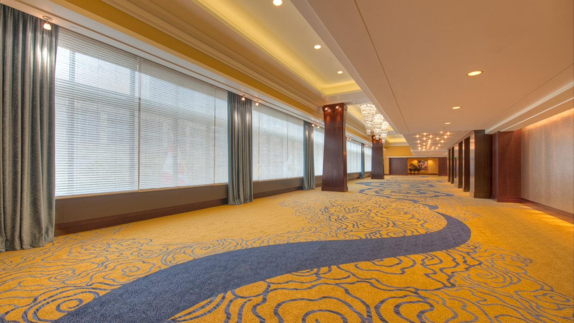 Crown Foyer (Ambassador Ballroom)