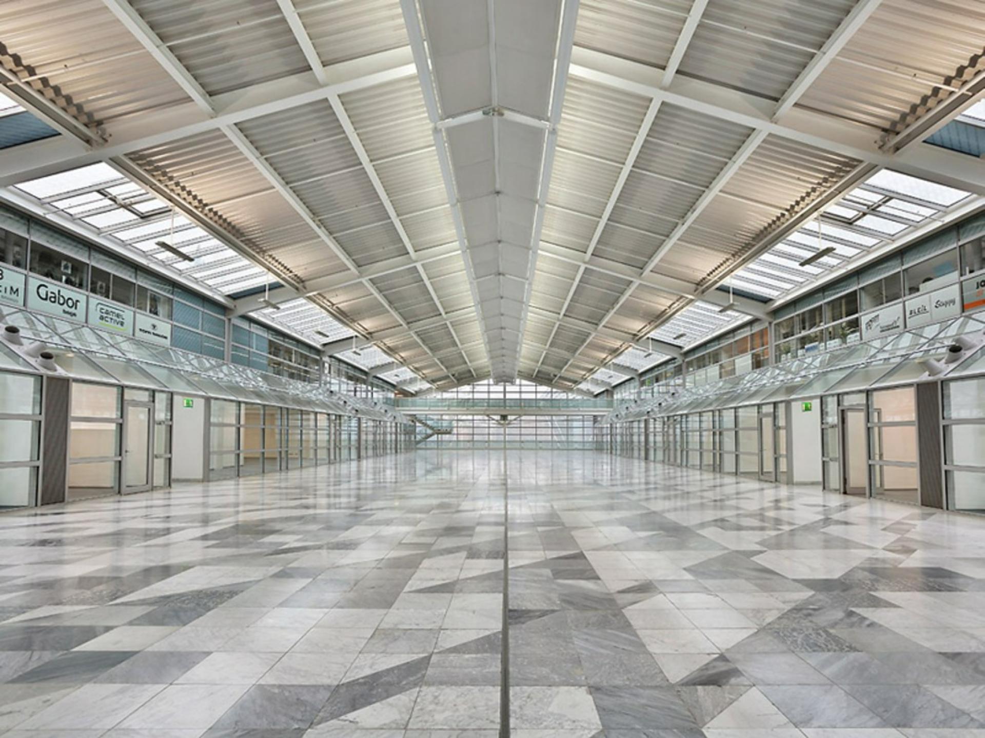Atrium 3