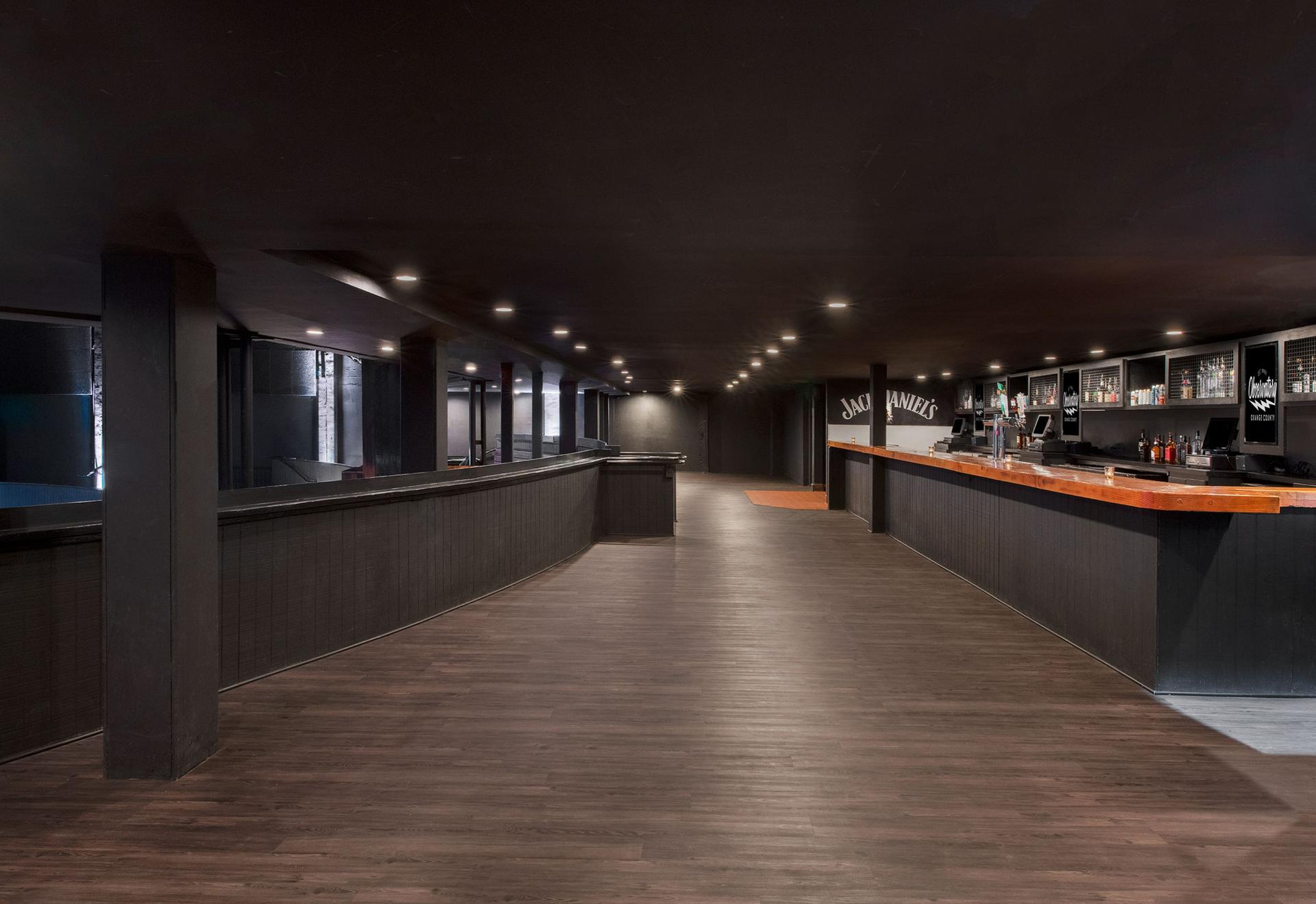 Lobby & Restaurant