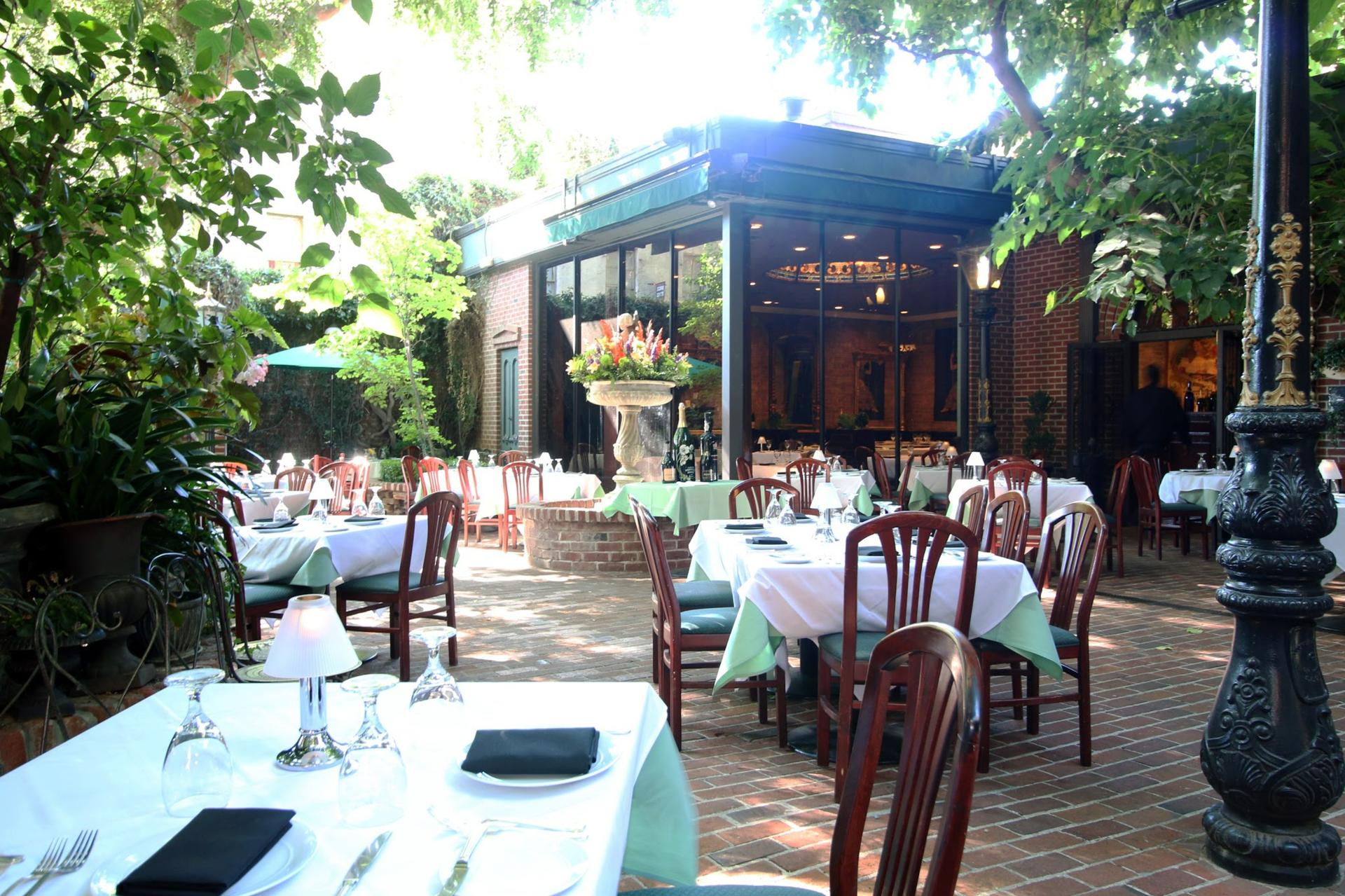 Courtyard & Courtyard Grill