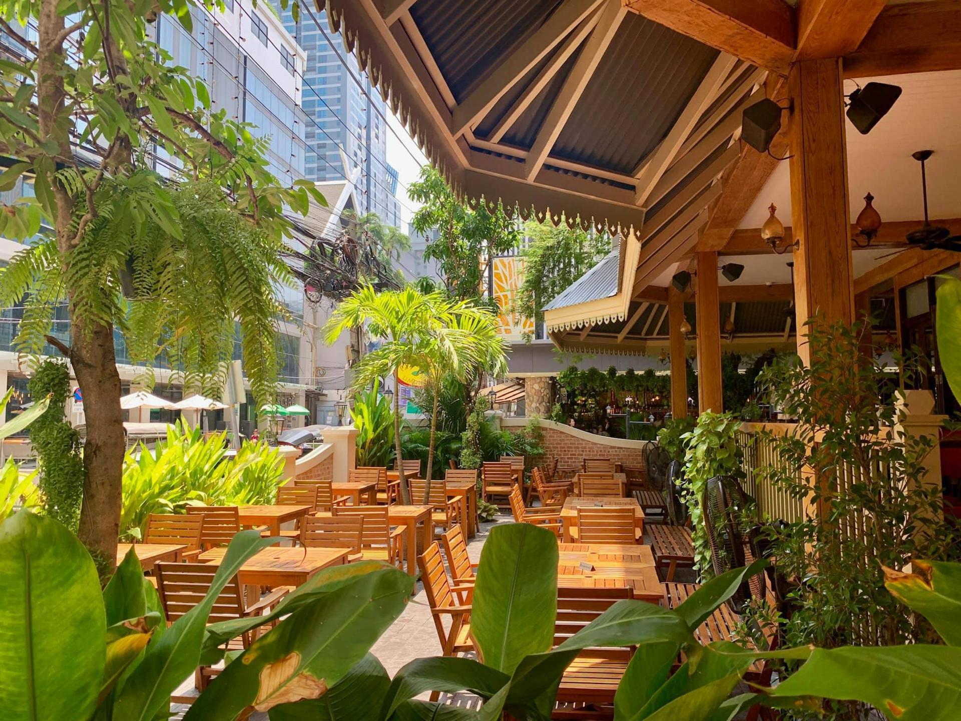Garden Bar