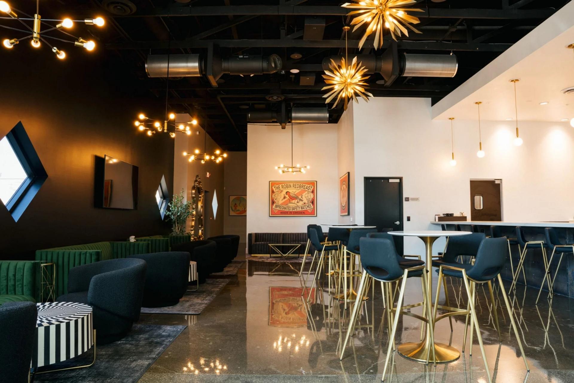 Main Floor & Bar