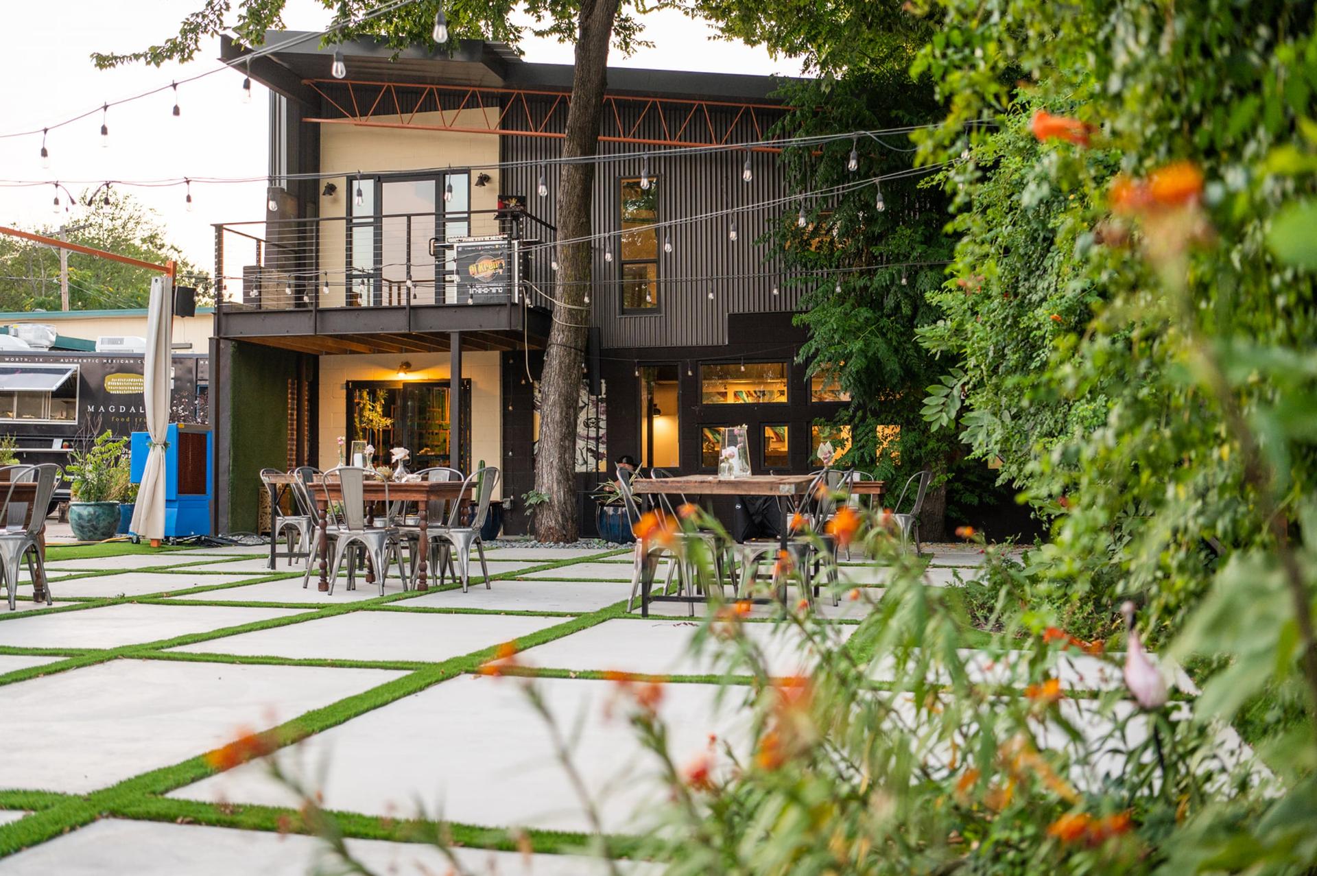 El Jardin (Outdoor Garden)