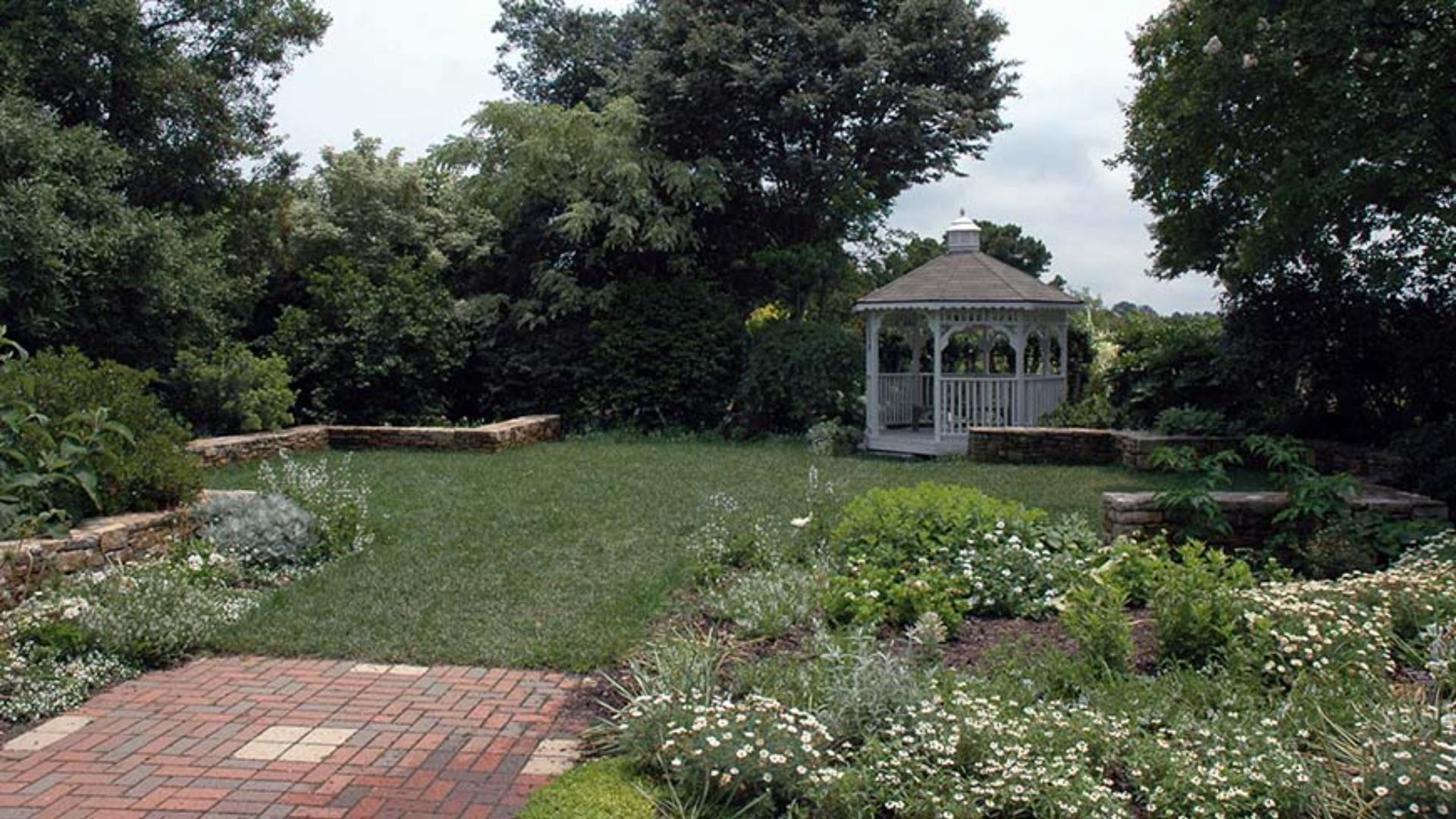 Klein-Pringle White Garden