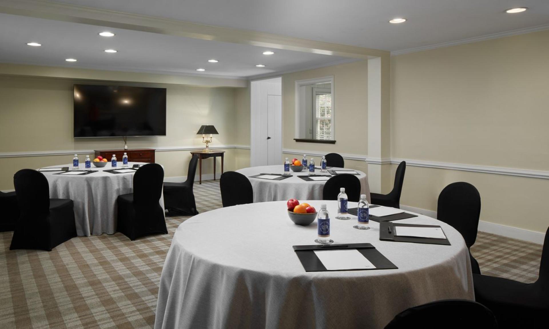 Coach Room 