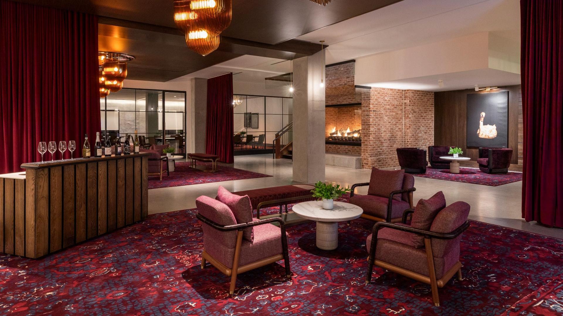 Corteze Foyer
