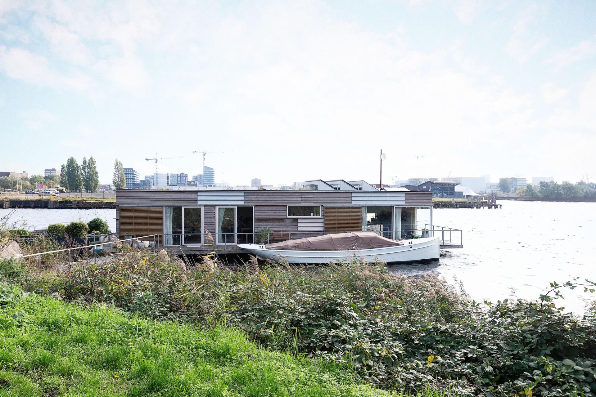 Entire Houseboat