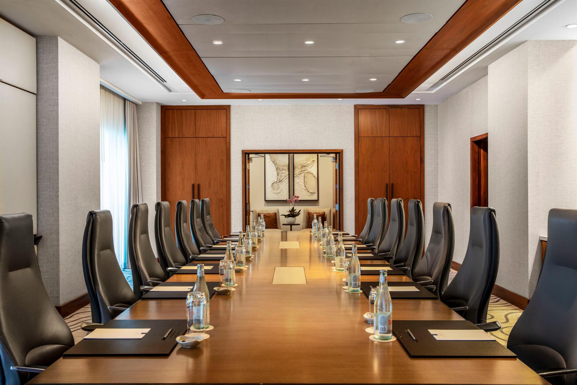 Conrad Boardroom 