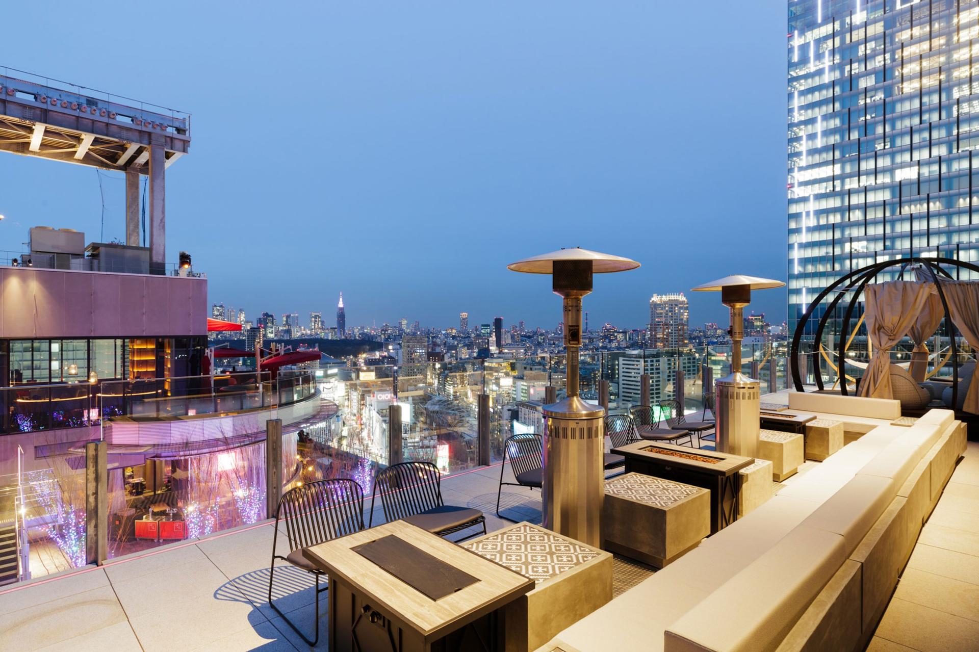 CE LA VI Restaurant & Sky Bar