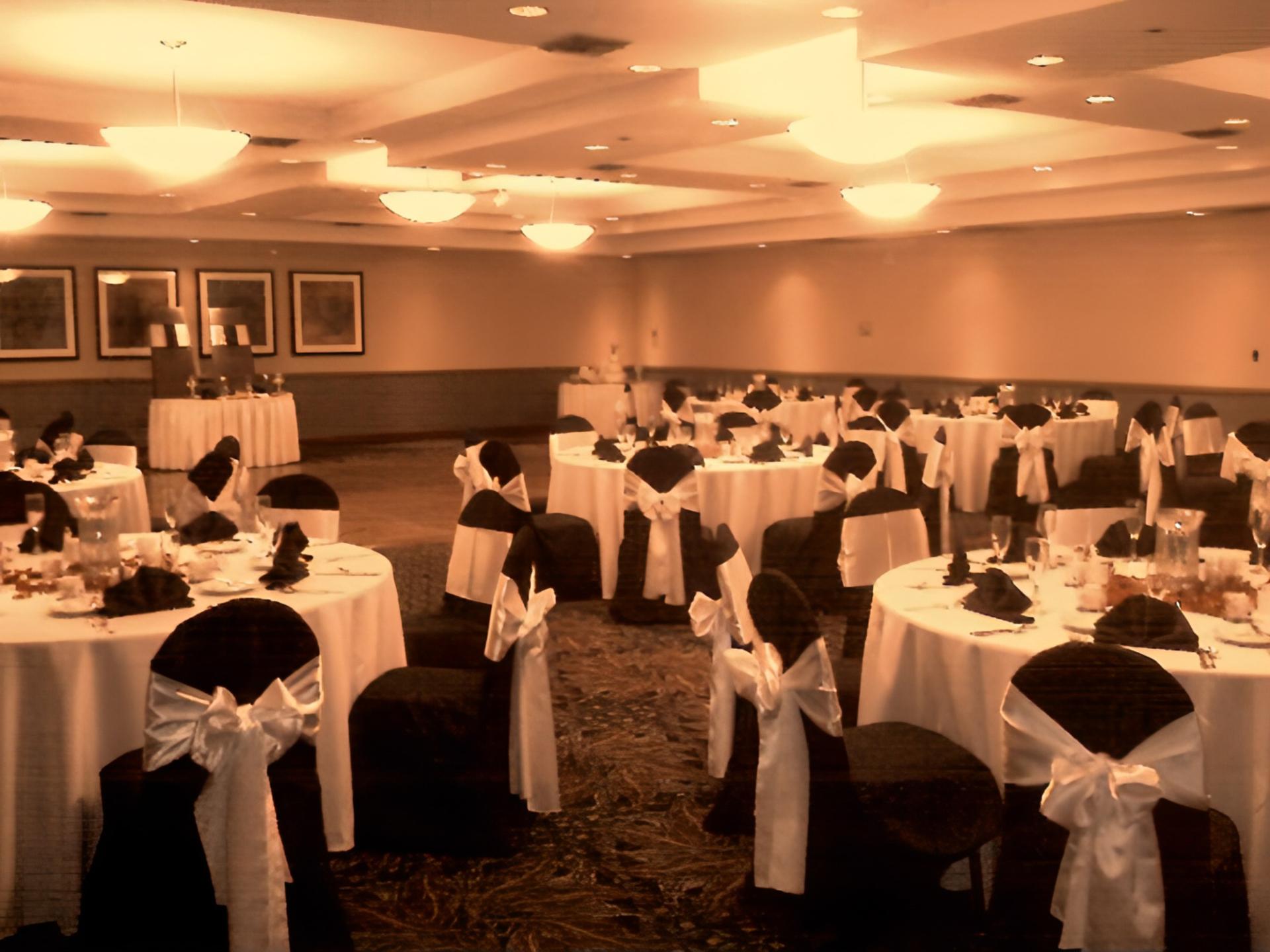 Junior Ballroom / Santa Cruz