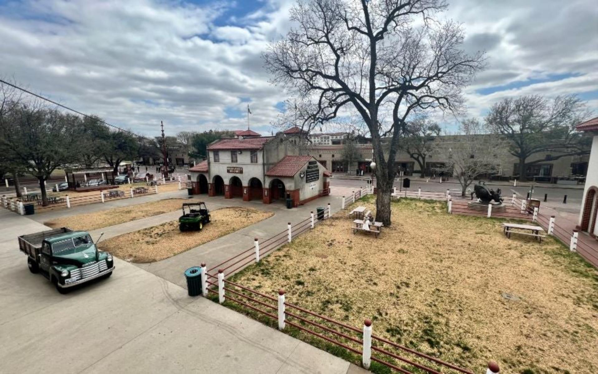 Front lawns (East, Center & West)