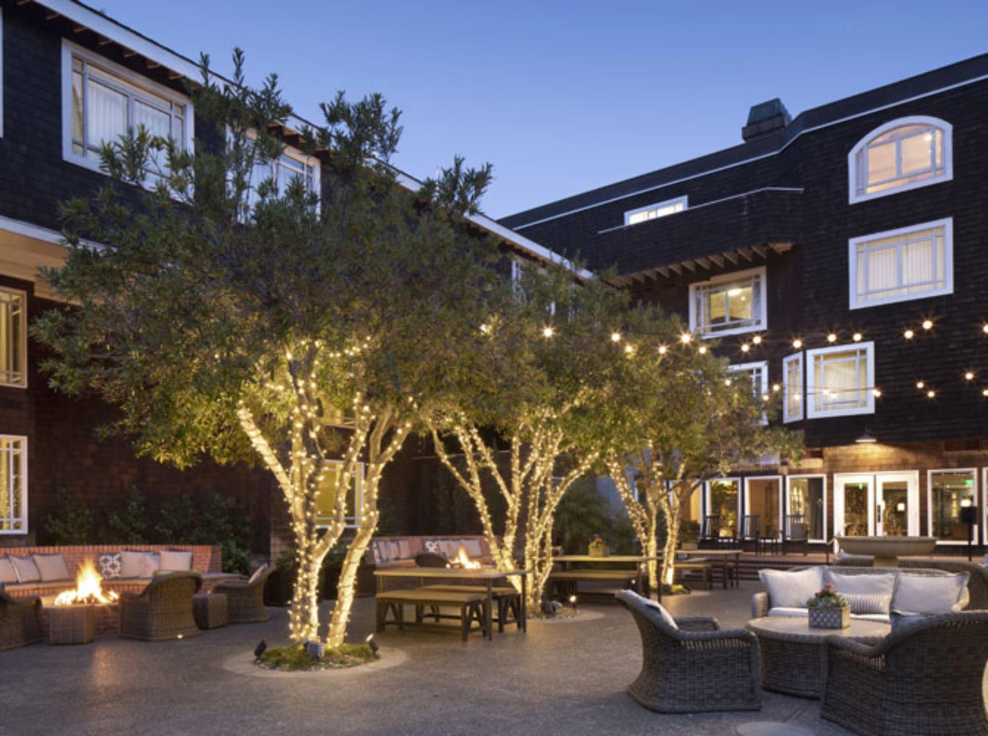 The New Patio at Menlo Tavern