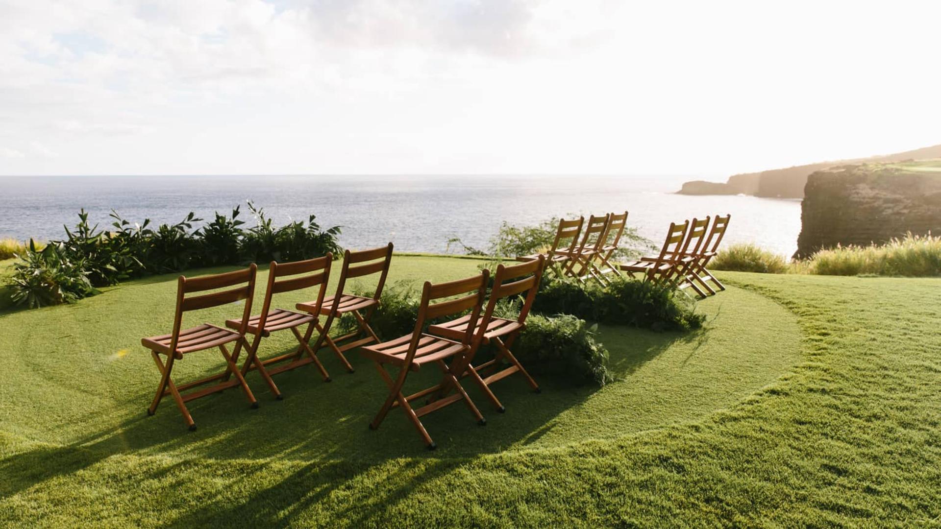 Manele Tee Box