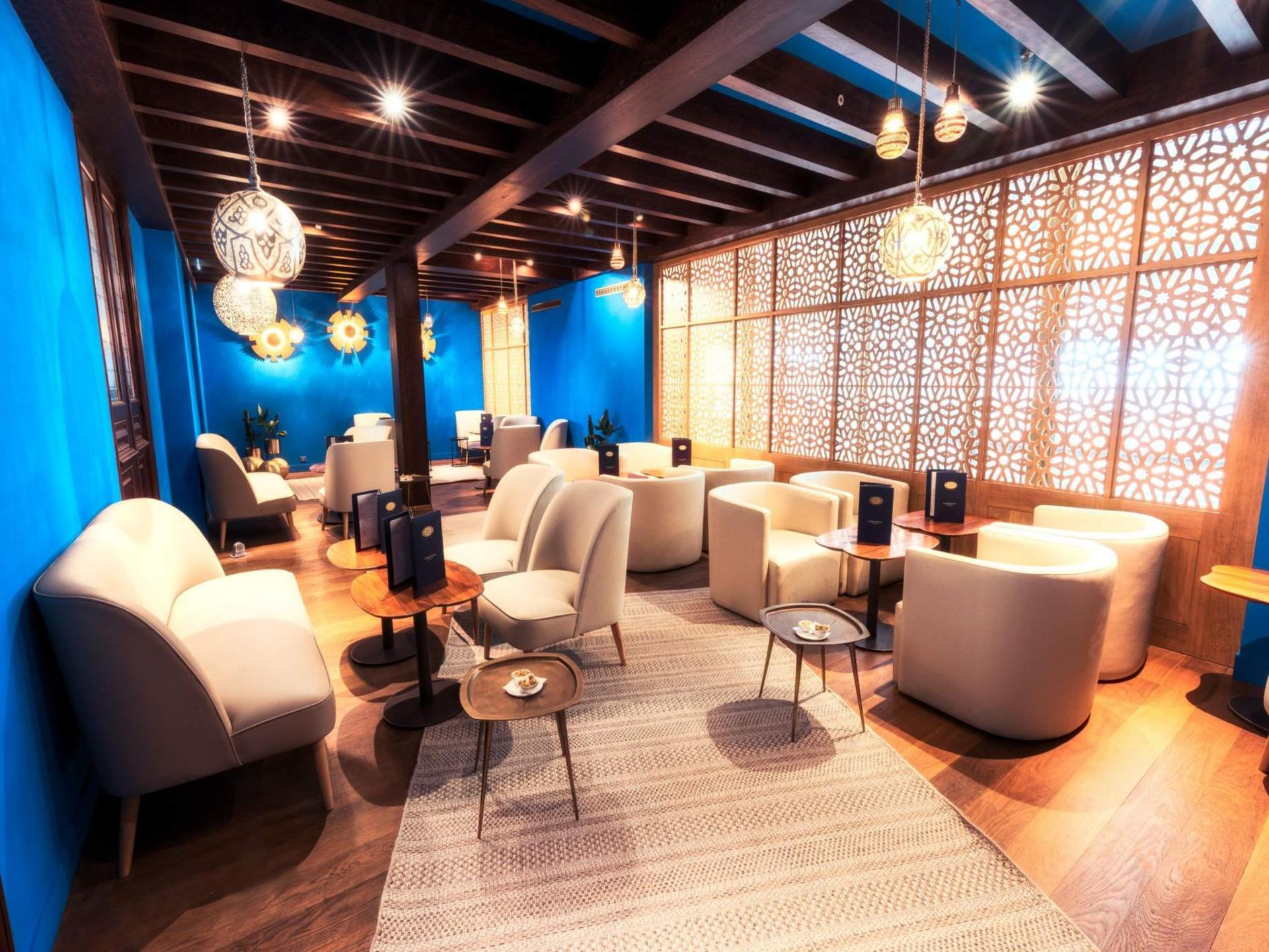 Moroccan Salon