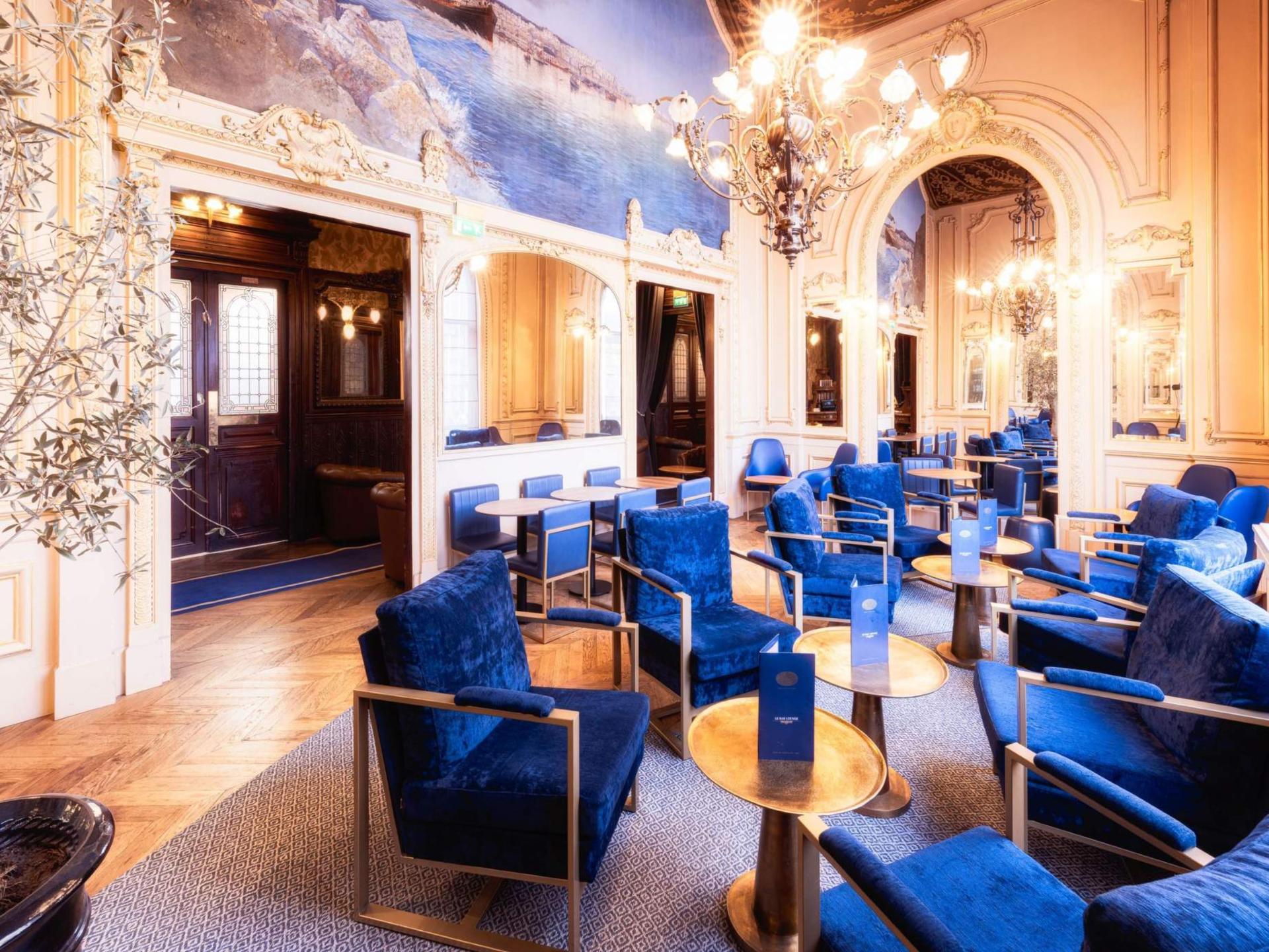 Lounge Bar