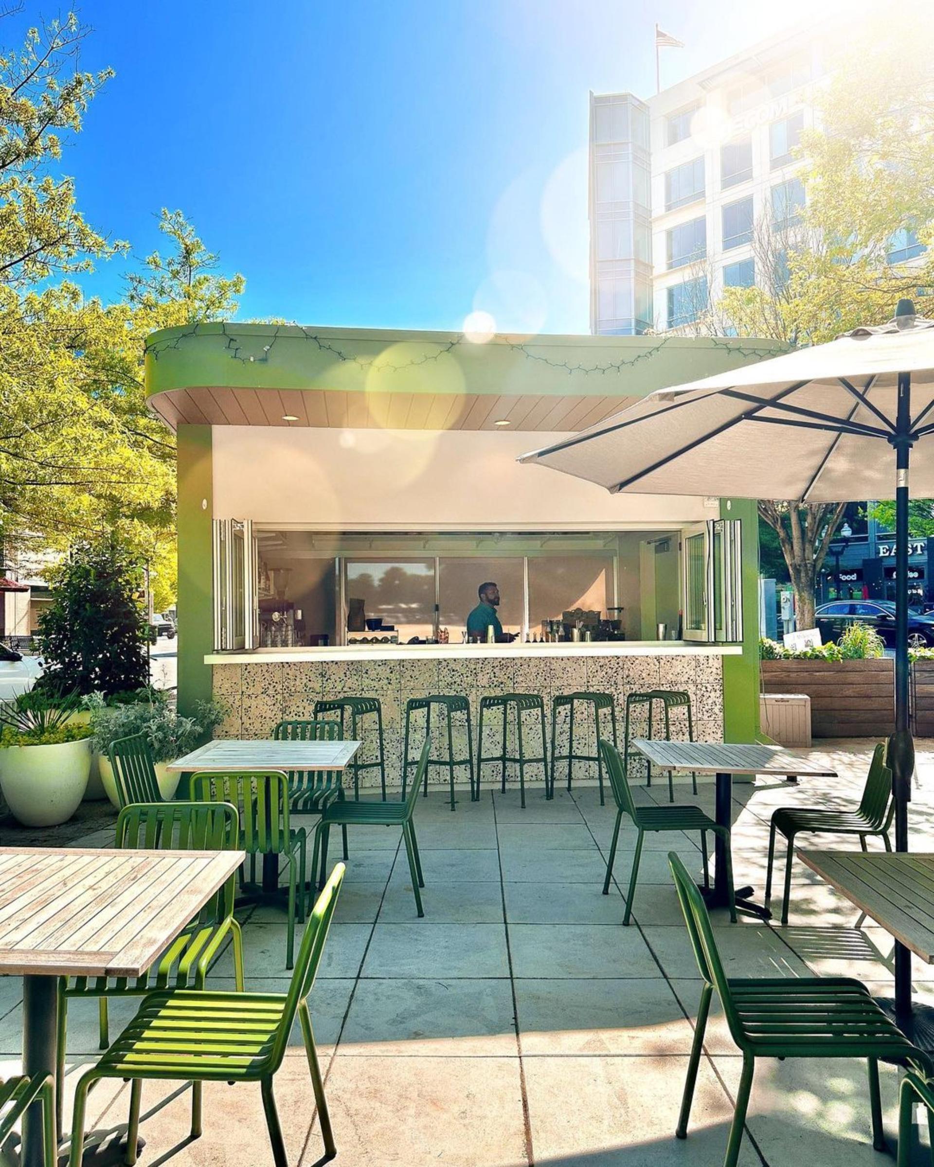 Garden Dining and Bar Area