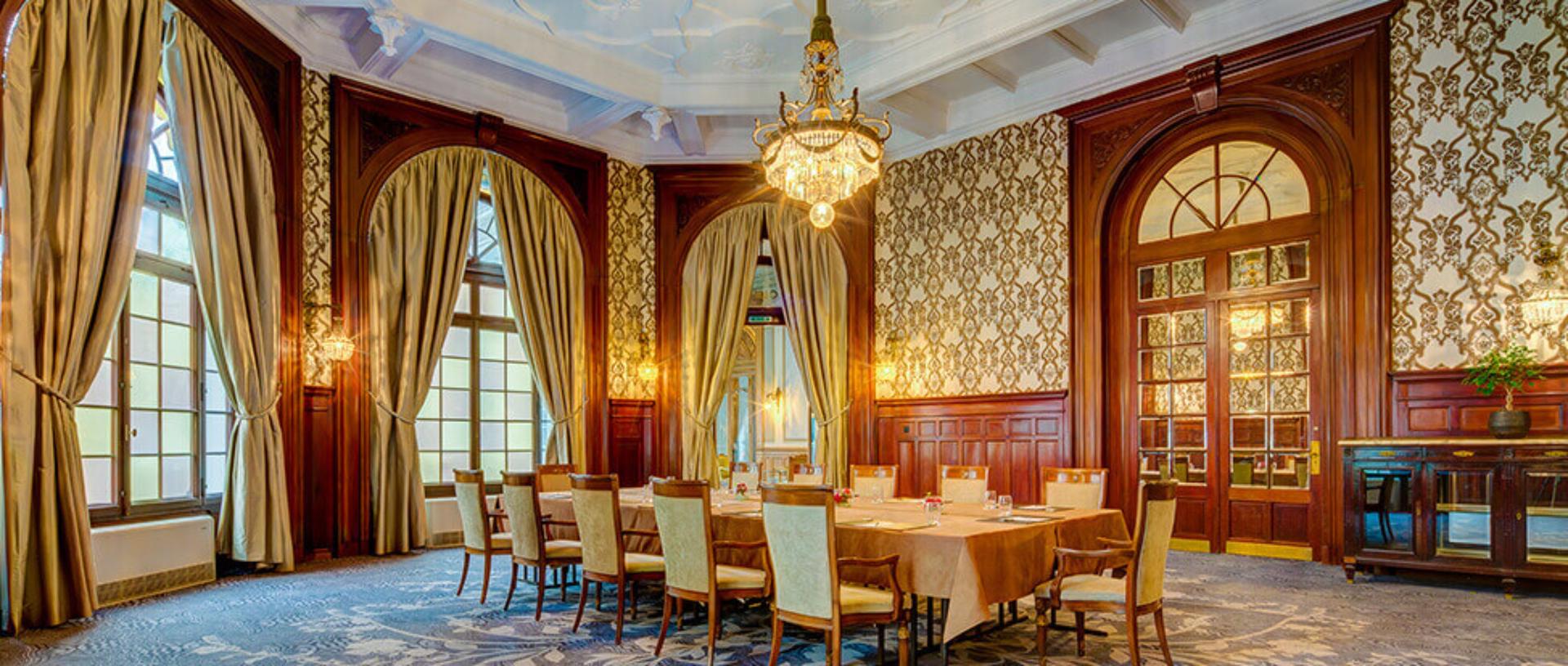 Club Lounge