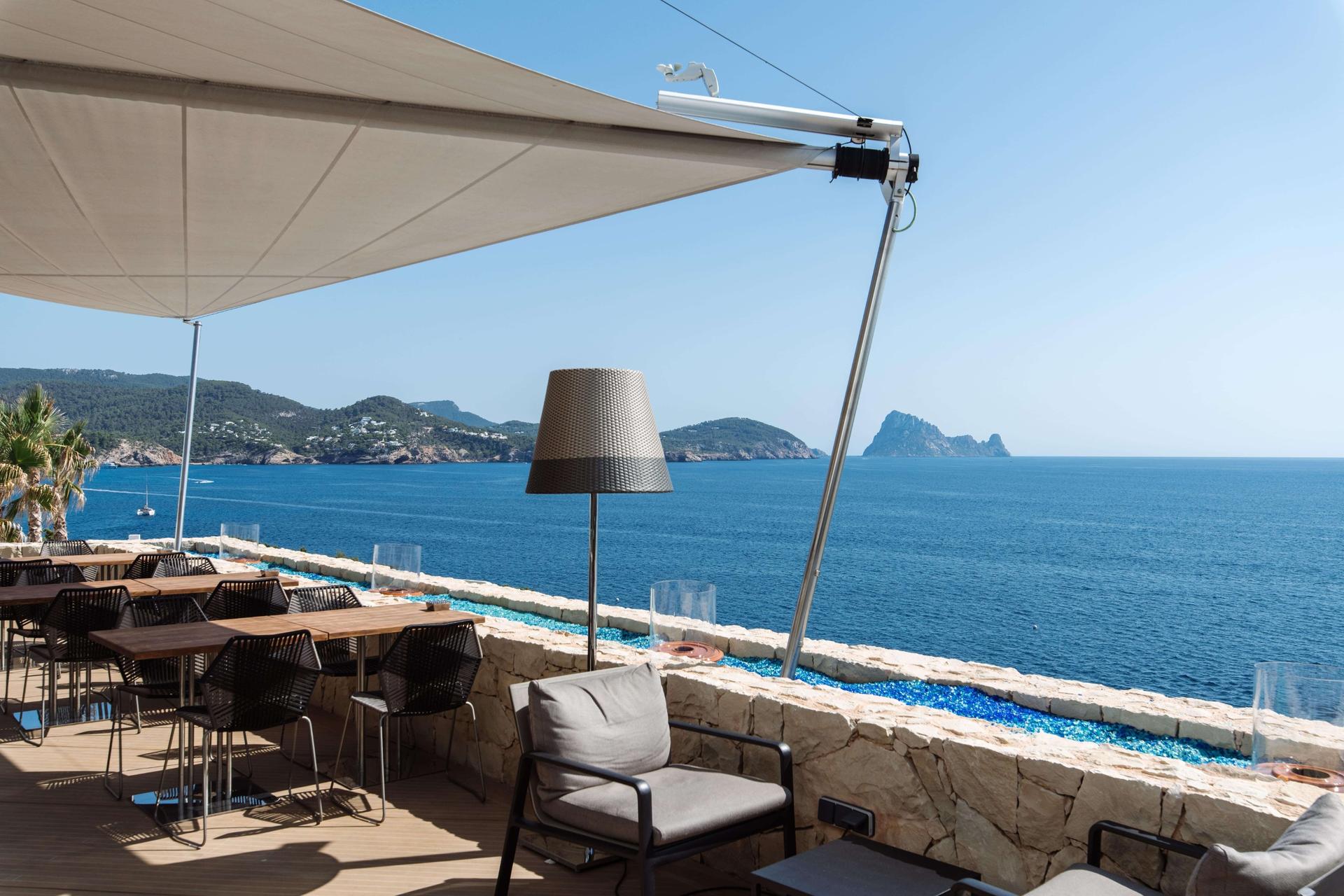 Pershing Yacht Terrace