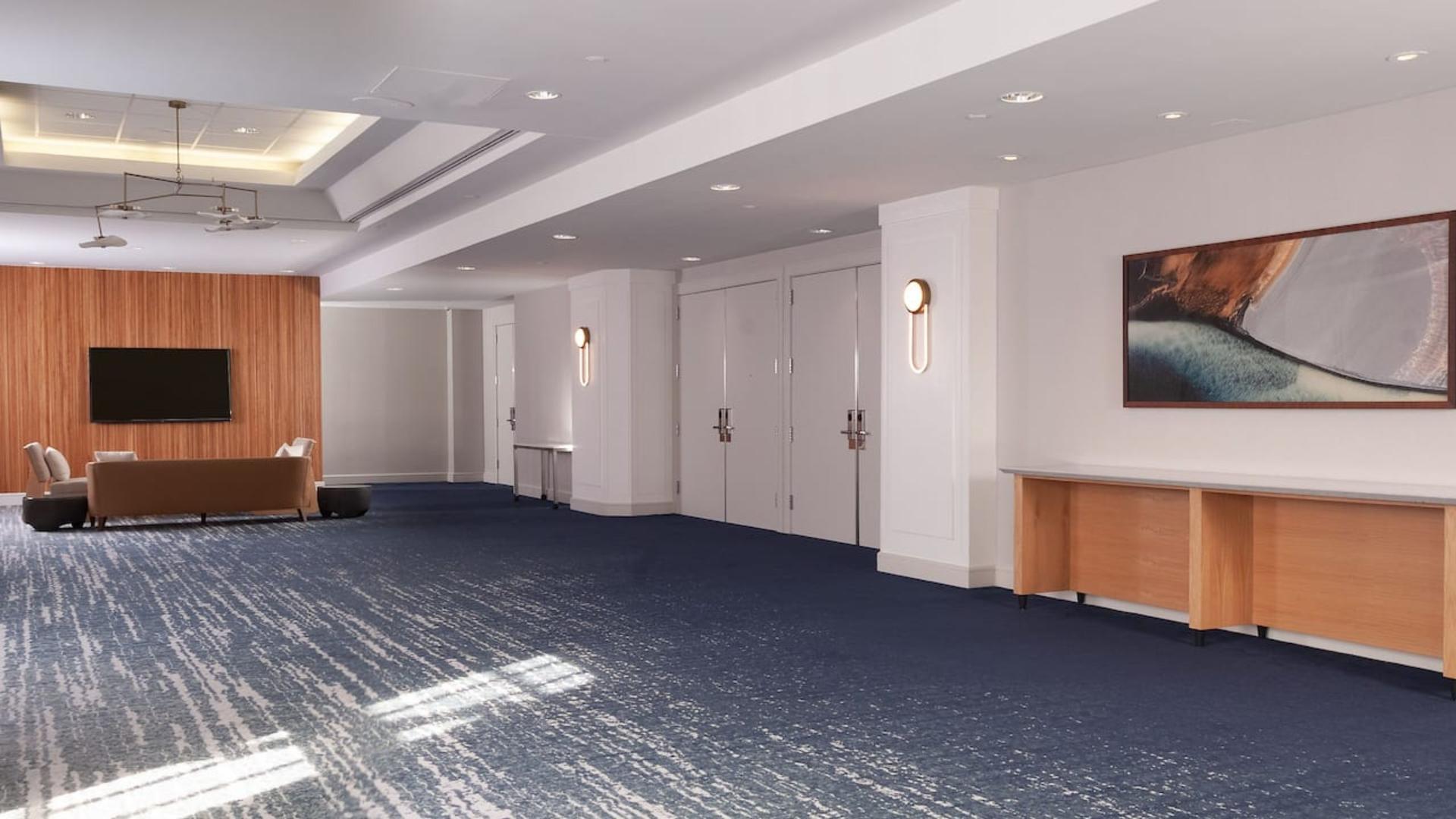 Regency Foyer
