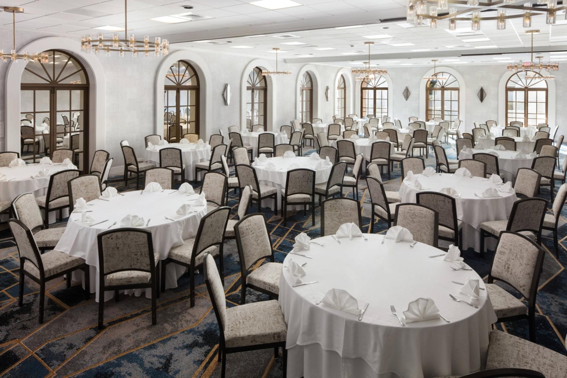 Justines Ballroom/ Piazza