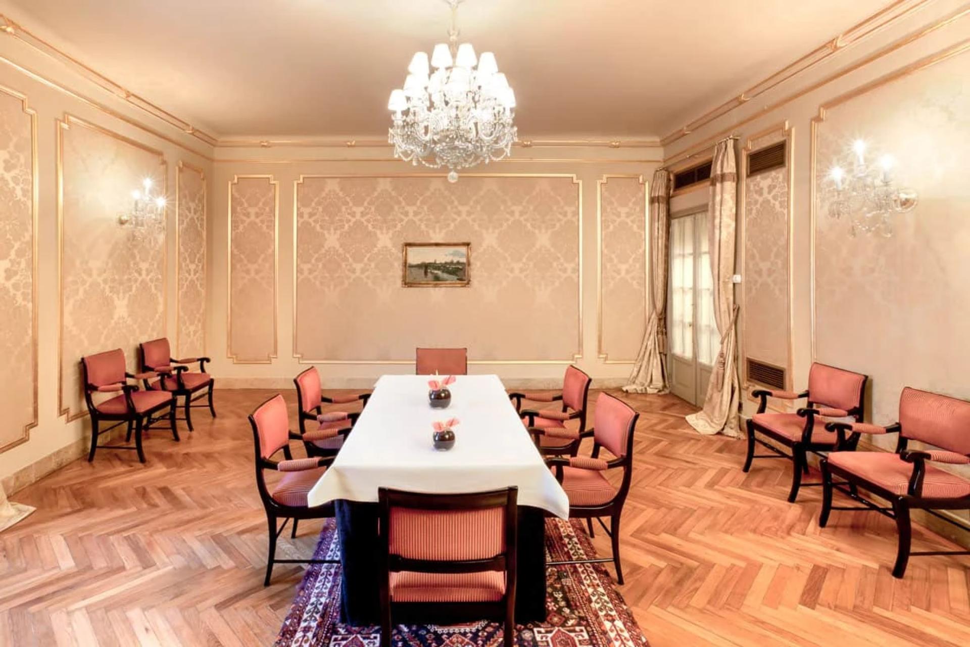 Topacio Meeting Room