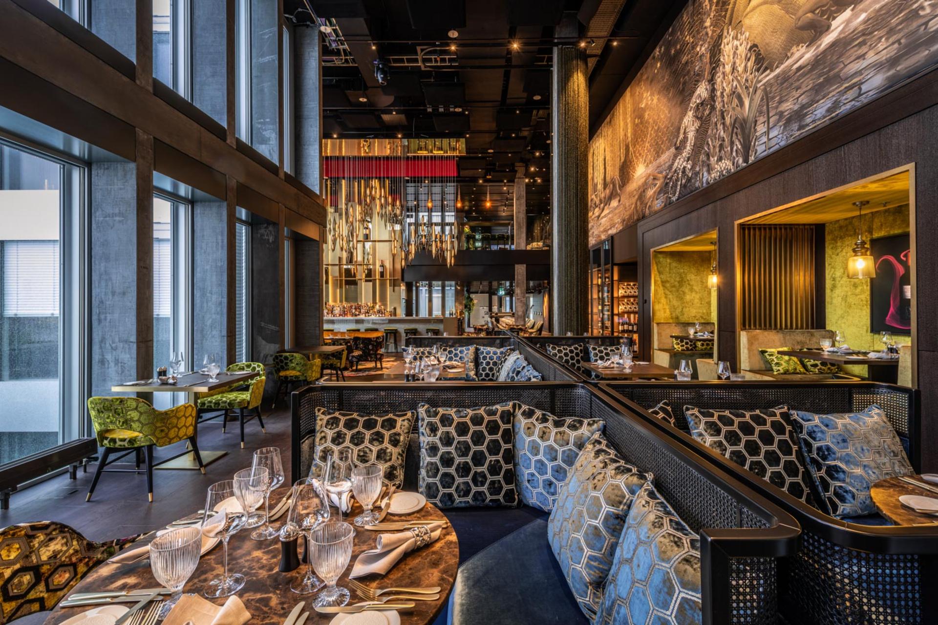 A La Carte Room + Lounge