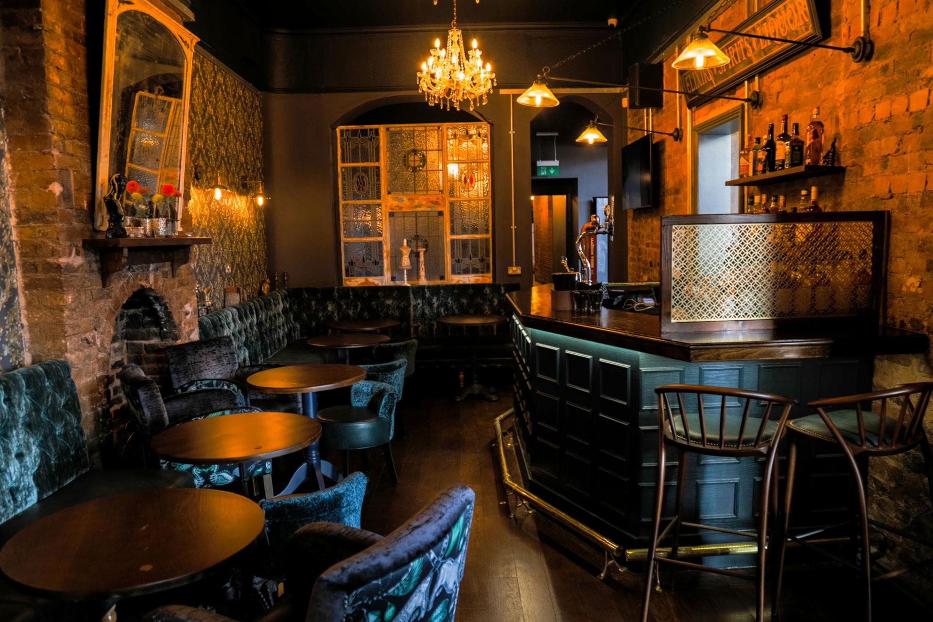Cocktail Lounge