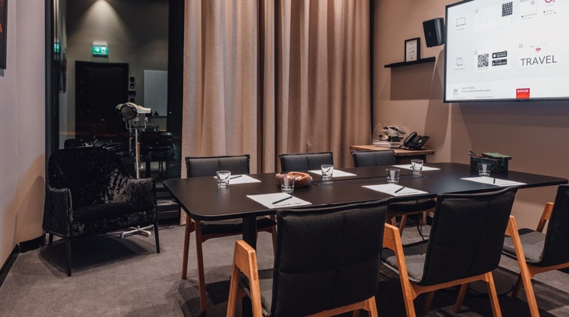 Travel Meeting Room