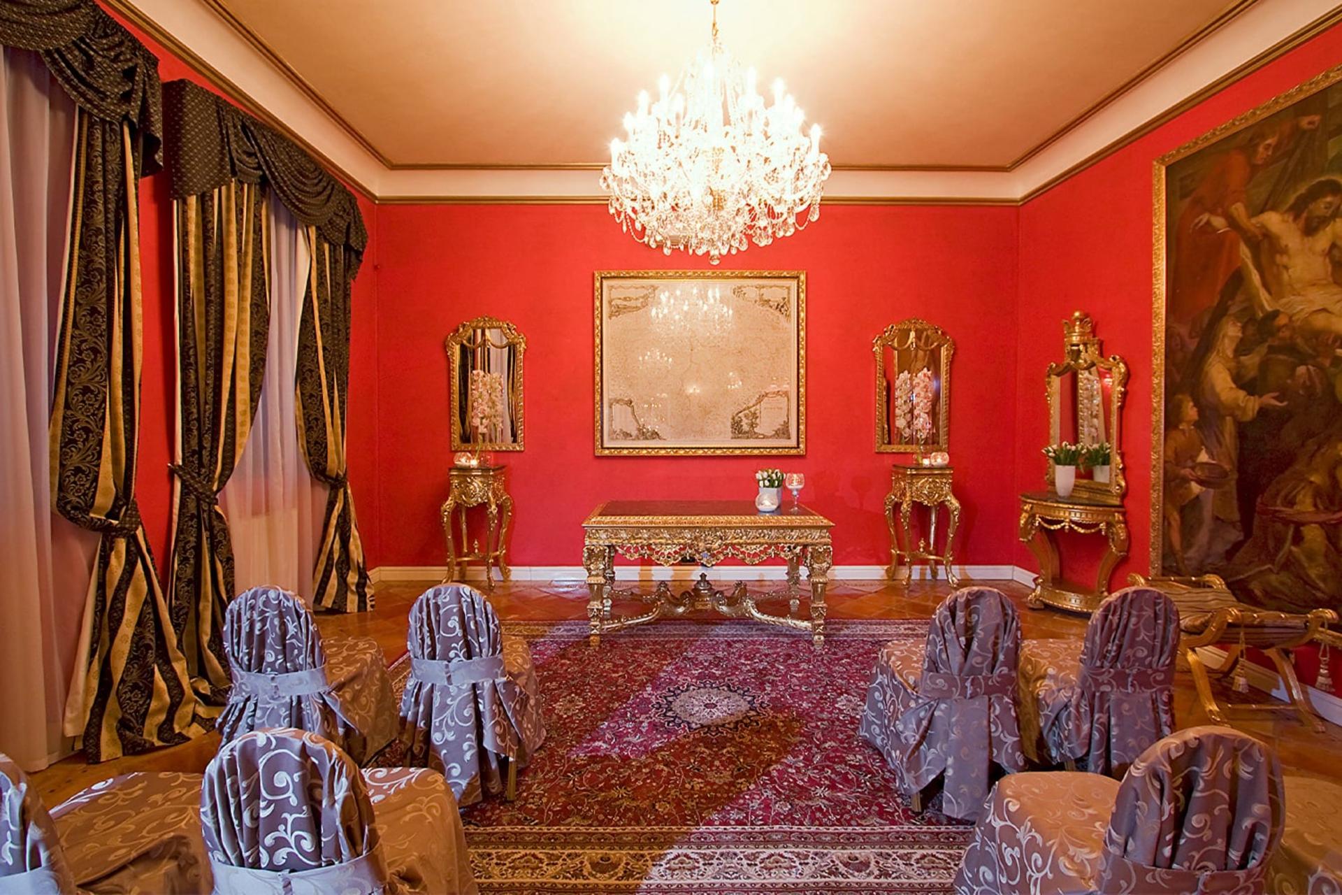 The Mirror Gallery